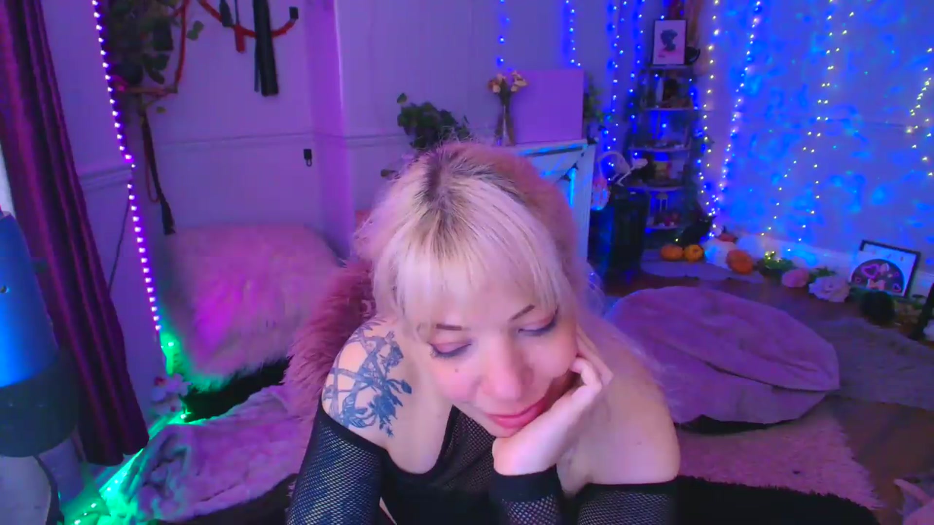 Gallery image thumbnail from LunaWolfie's myfreecams stream on, 04/24/2026, 16:26 image 8 of 20