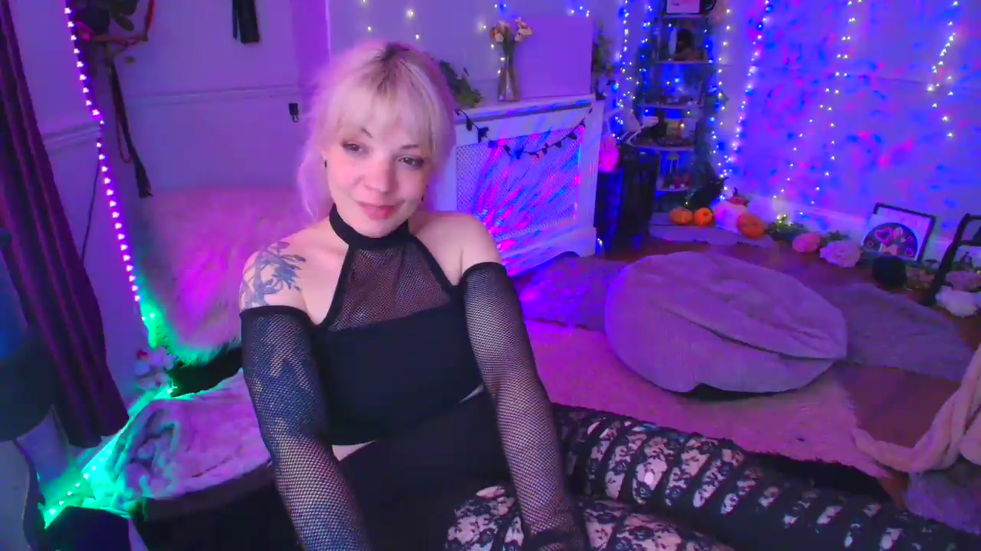 Gallery image thumbnail from LunaWolfie's myfreecams stream on, 04/24/2026, 18:09 image 19 of 20