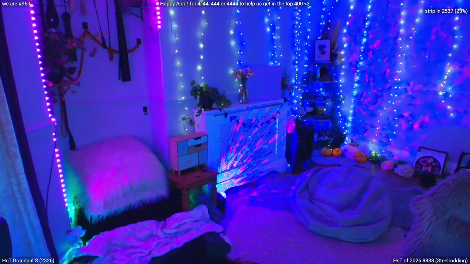 Gallery image thumbnail from LunaWolfie's myfreecams stream on, 04/25/2026, 20:42 image 14 of 20