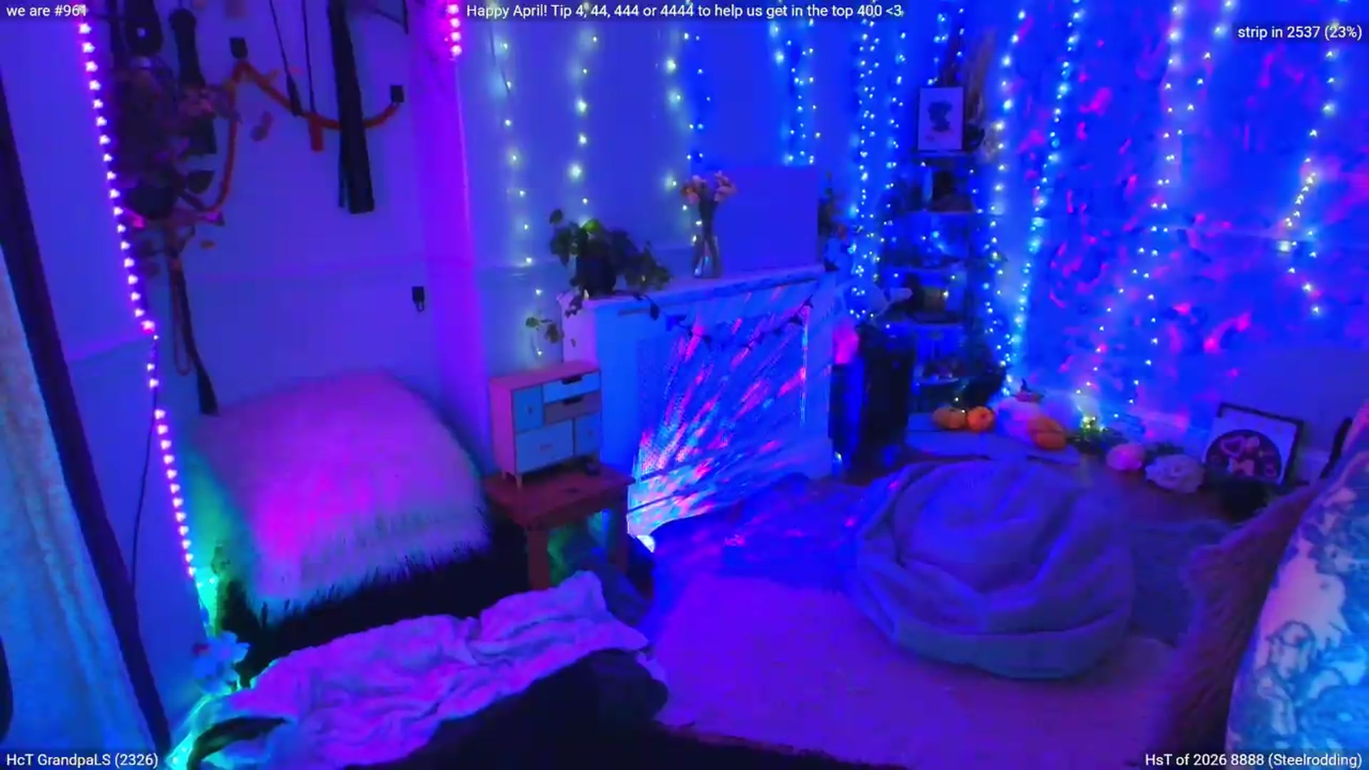 Gallery image thumbnail from LunaWolfie's myfreecams stream on, 04/25/2026, 20:42 image 15 of 20