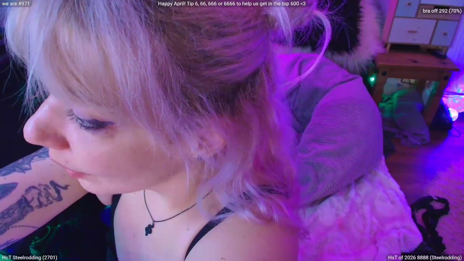 Gallery image thumbnail from LunaWolfie's myfreecams stream on, 04/27/2026, 23:08 image 8 of 20