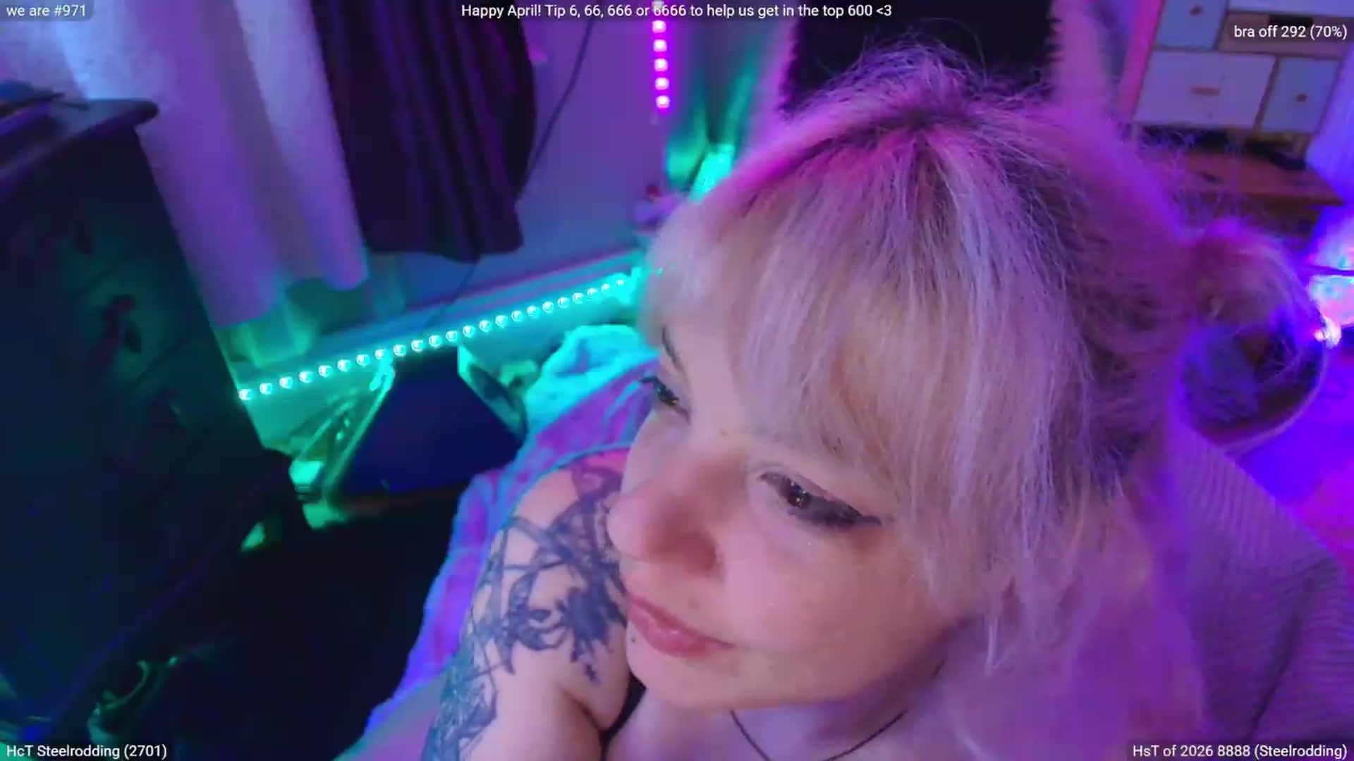 Gallery image thumbnail from LunaWolfie's myfreecams stream on, 04/27/2026, 23:08 image 9 of 20