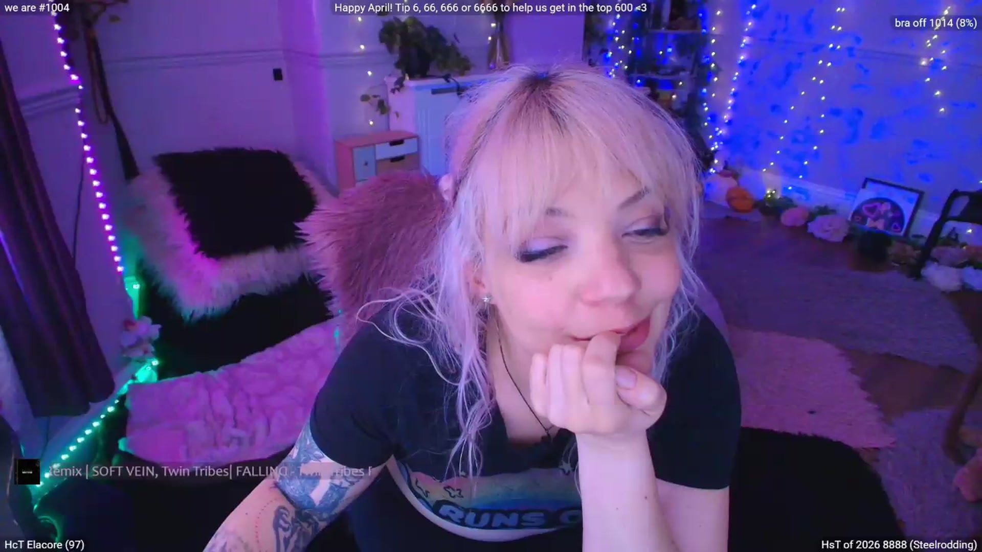 Gallery image thumbnail from LunaWolfie's myfreecams stream on, 04/28/2026, 20:00 image 3 of 20