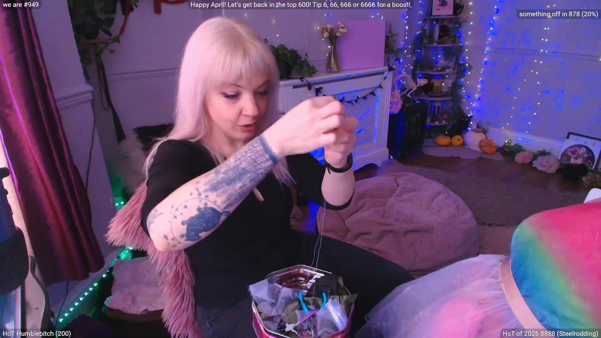 Gallery image thumbnail from LunaWolfie's myfreecams stream on, 04/29/2026, 13:10 image 12 of 20