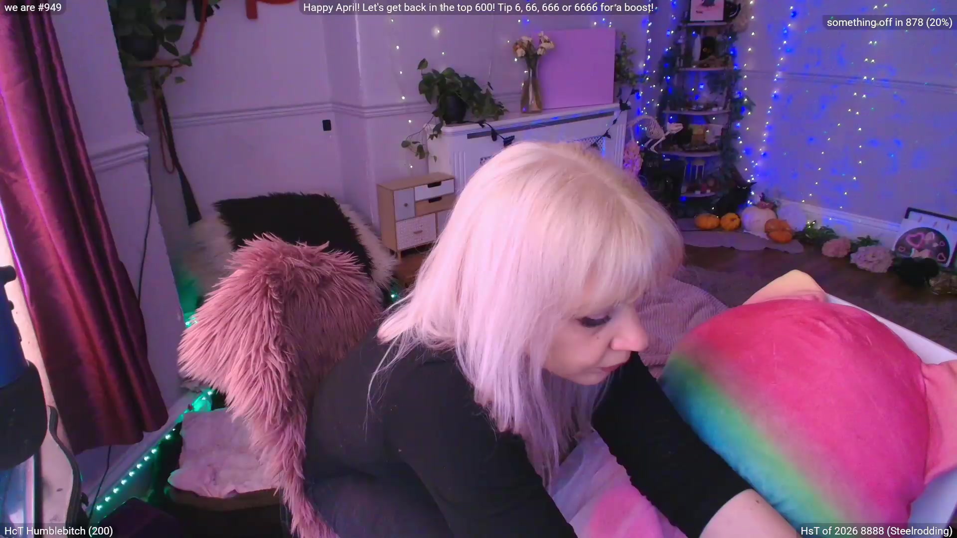 Gallery image thumbnail from LunaWolfie's myfreecams stream on, 04/29/2026, 13:10 image 14 of 20