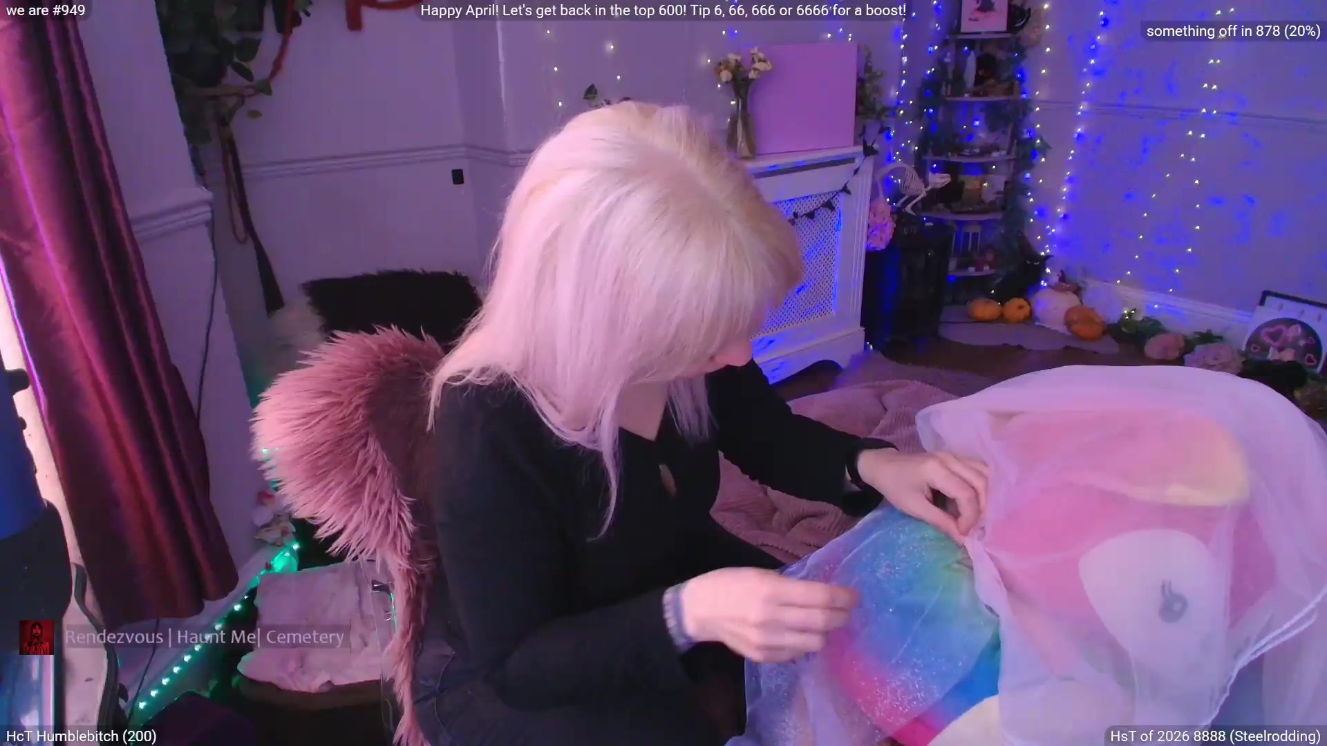 Gallery image thumbnail from LunaWolfie's myfreecams stream on, 04/29/2026, 13:10 image 18 of 20