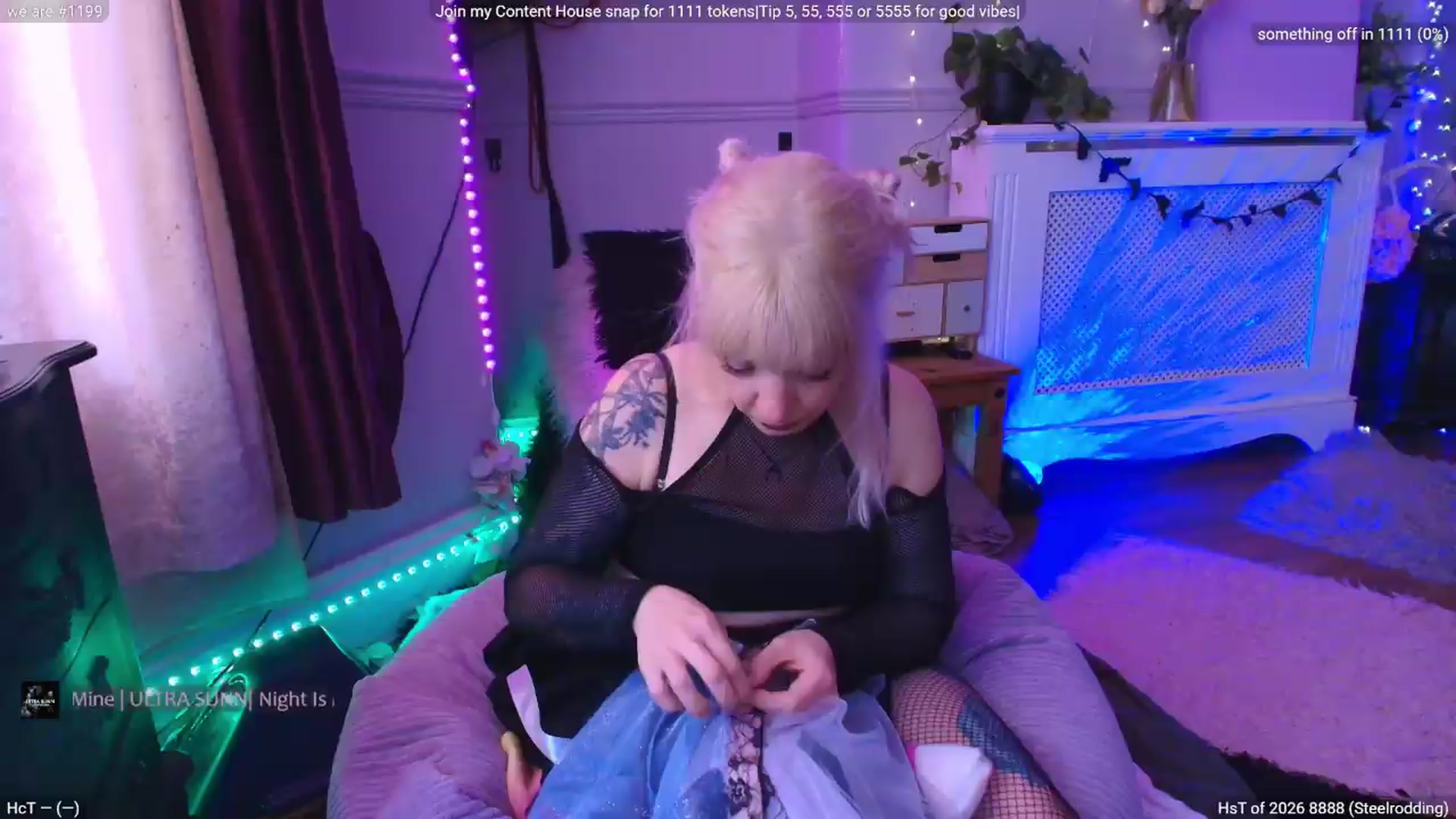 Gallery image thumbnail from LunaWolfie's myfreecams stream on, 05/01/2026, 19:03 image 6 of 20