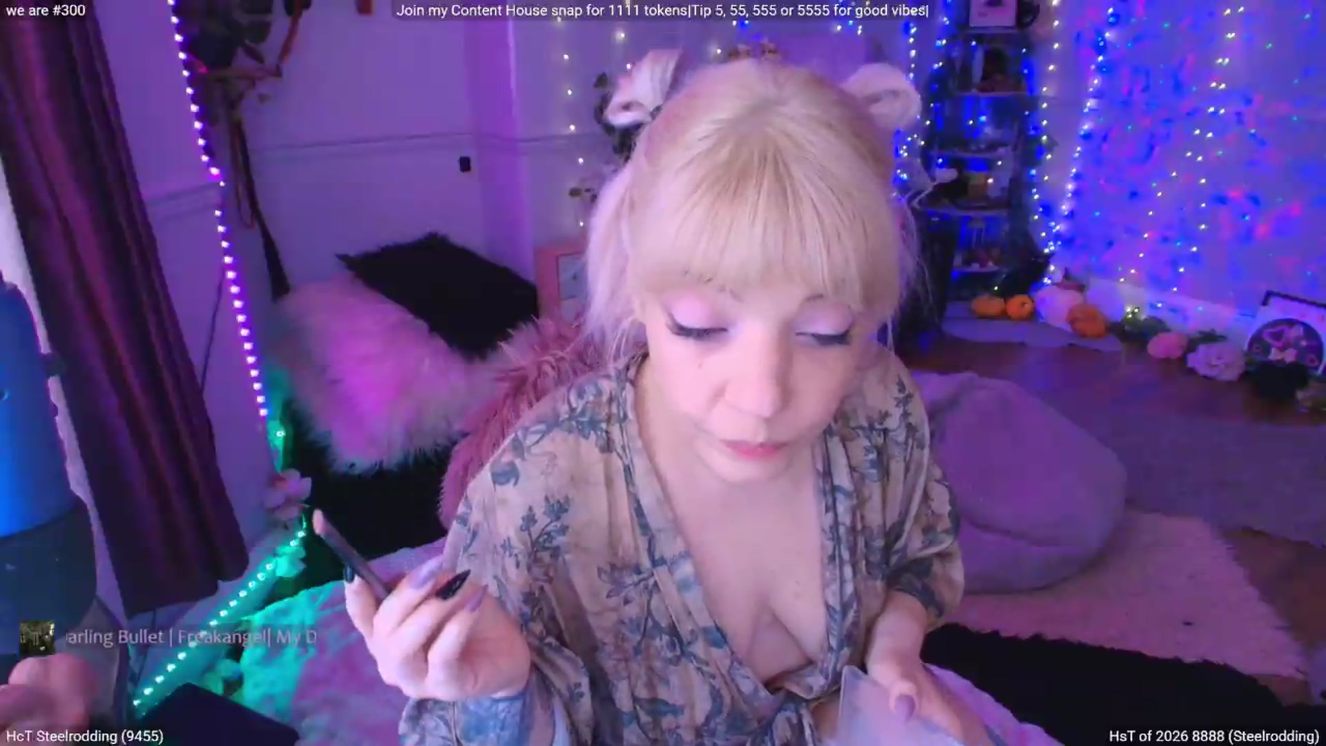 Gallery image thumbnail from LunaWolfie's myfreecams stream on, 05/02/2026, 19:45 image 9 of 20