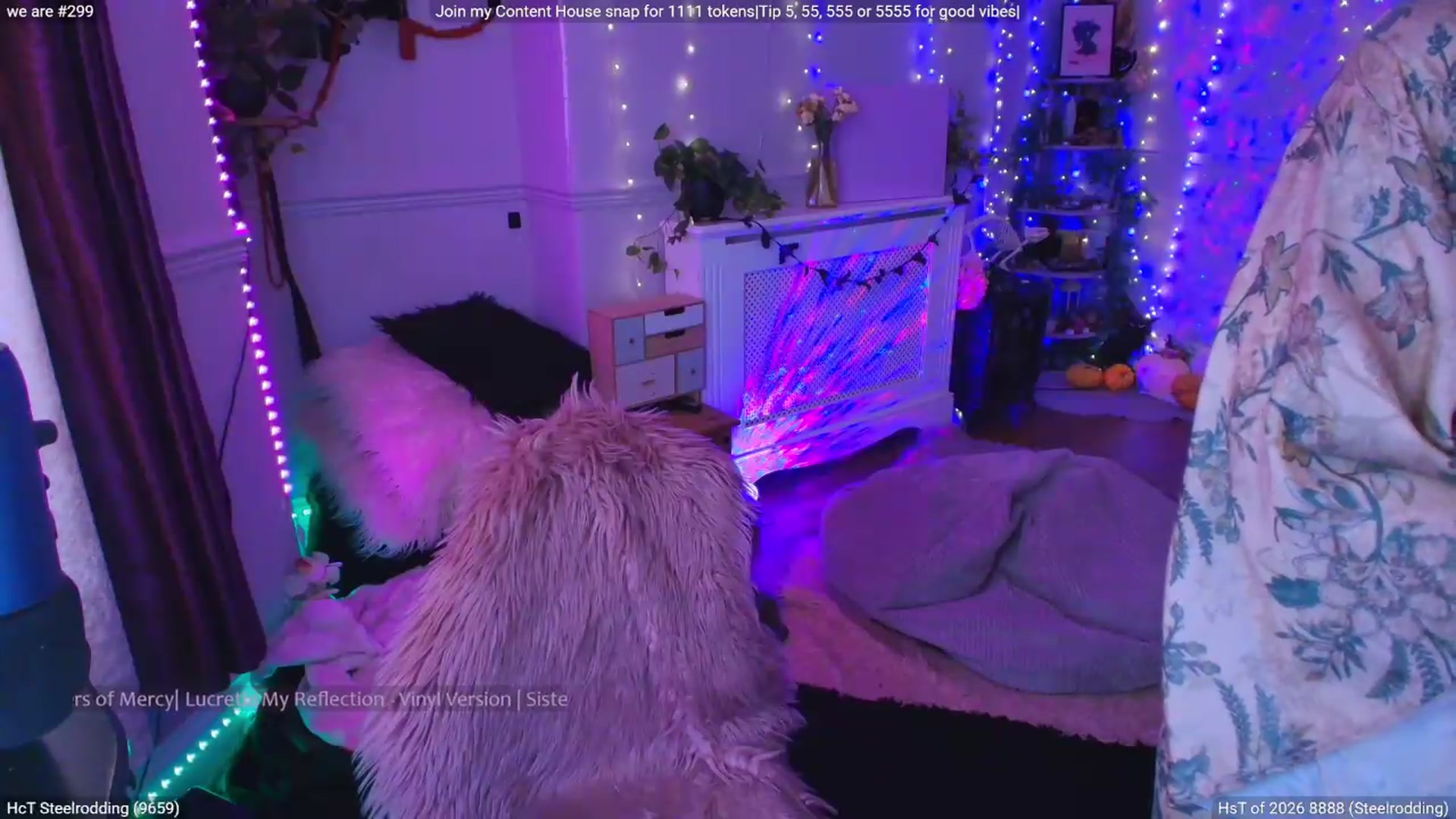 Gallery image thumbnail from LunaWolfie's myfreecams stream on, 05/02/2026, 19:45 image 12 of 20