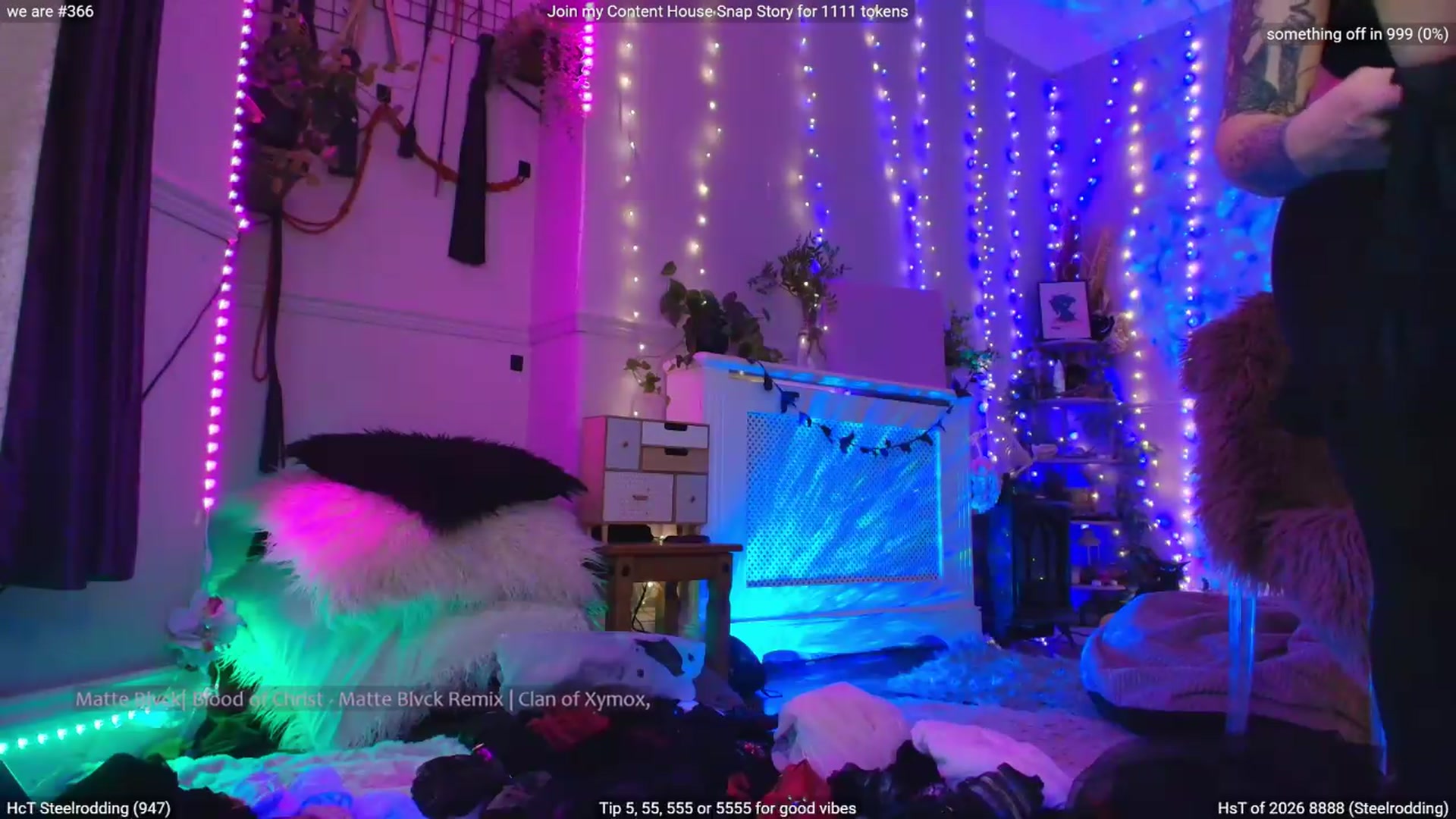 Gallery image thumbnail from LunaWolfie's myfreecams stream on, 05/09/2026, 23:39 image 4 of 20