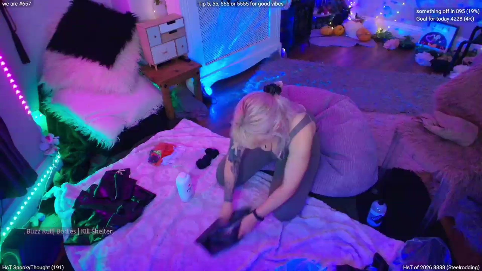 Gallery image thumbnail from LunaWolfie's myfreecams stream on, 05/19/2026, 22:48 image 13 of 20