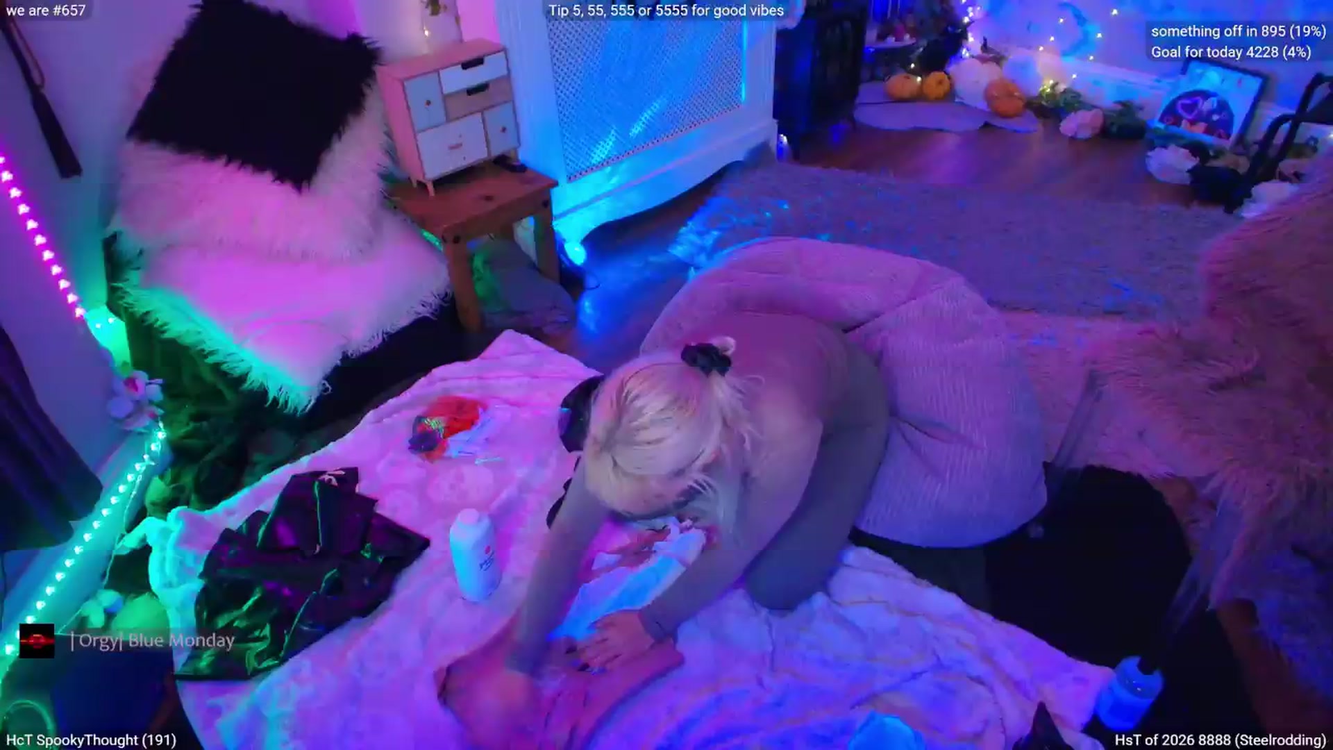 Gallery image thumbnail from LunaWolfie's myfreecams stream on, 05/19/2026, 22:48 image 12 of 20