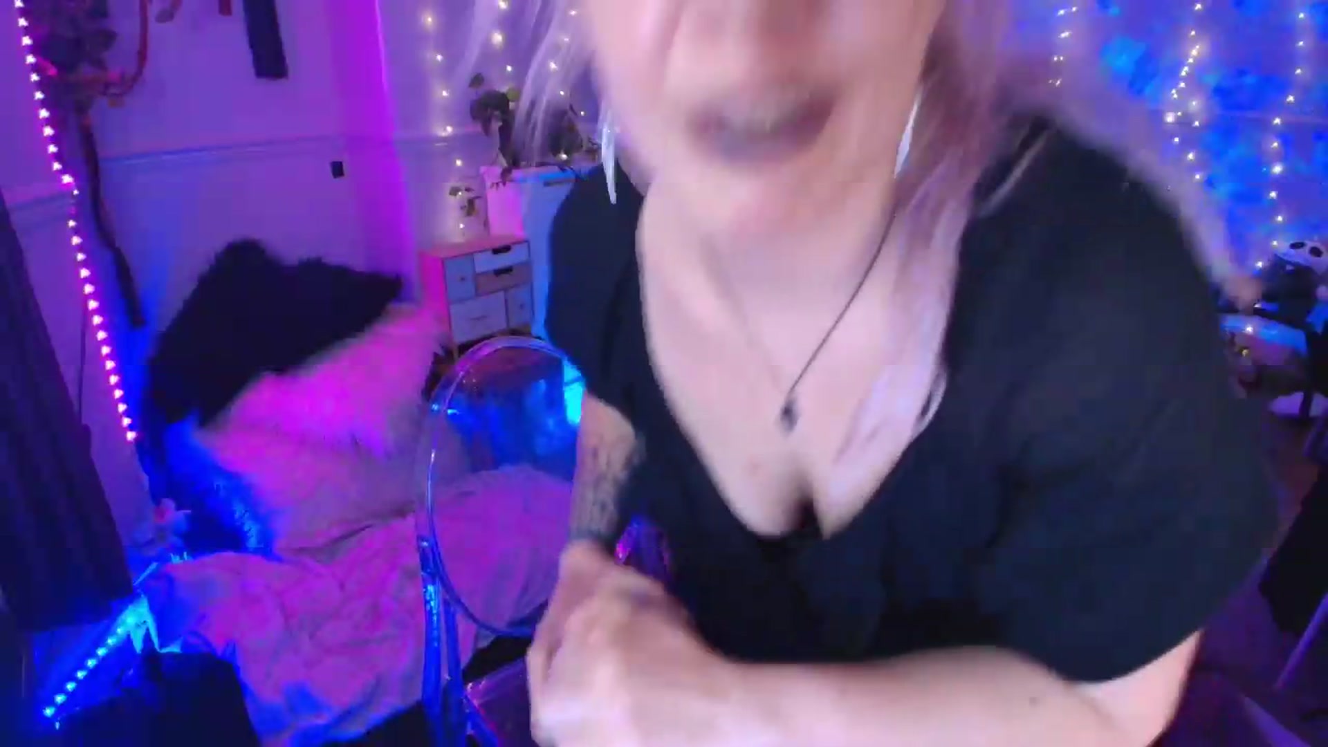 Gallery image thumbnail from LunaWolfie's myfreecams stream on, 05/26/2026, 20:48 image 7 of 20