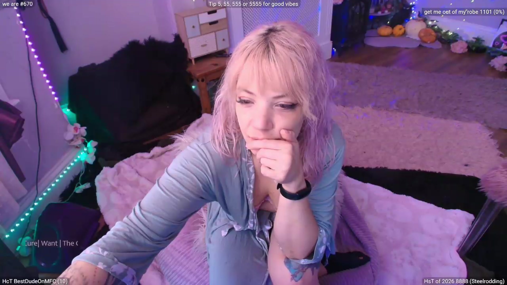 Gallery image thumbnail from LunaWolfie's myfreecams stream on, 05/29/2026, 11:18 image 13 of 20