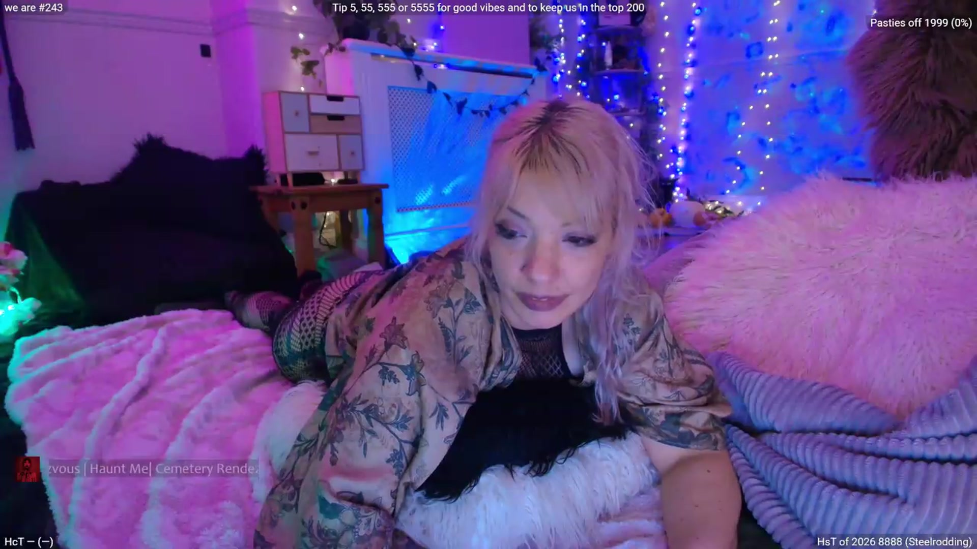 Gallery image thumbnail from LunaWolfie's myfreecams stream on, 06/04/2026, 22:17 image 12 of 20