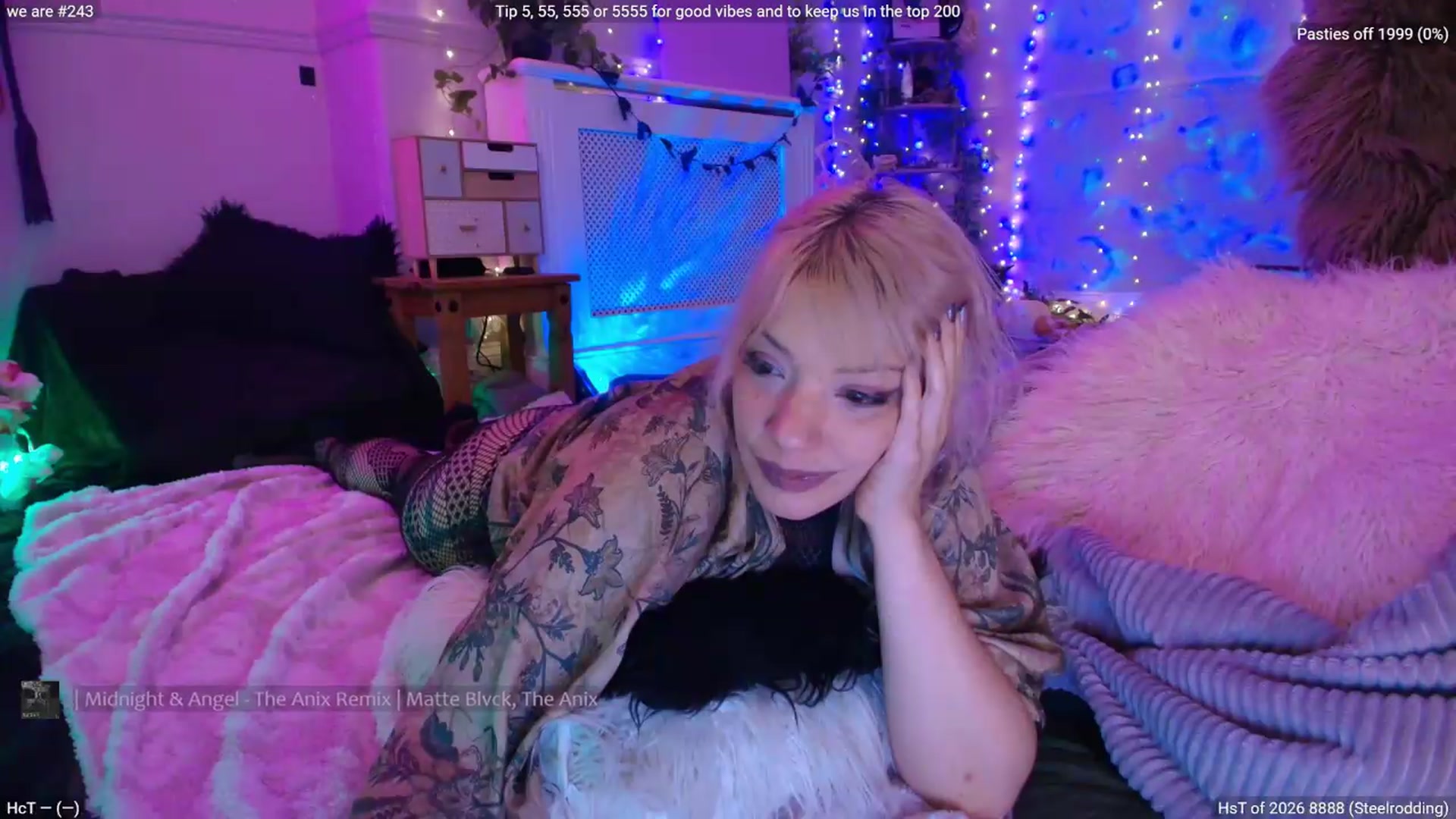 Gallery image thumbnail from LunaWolfie's myfreecams stream on, 06/04/2026, 22:17 image 13 of 20