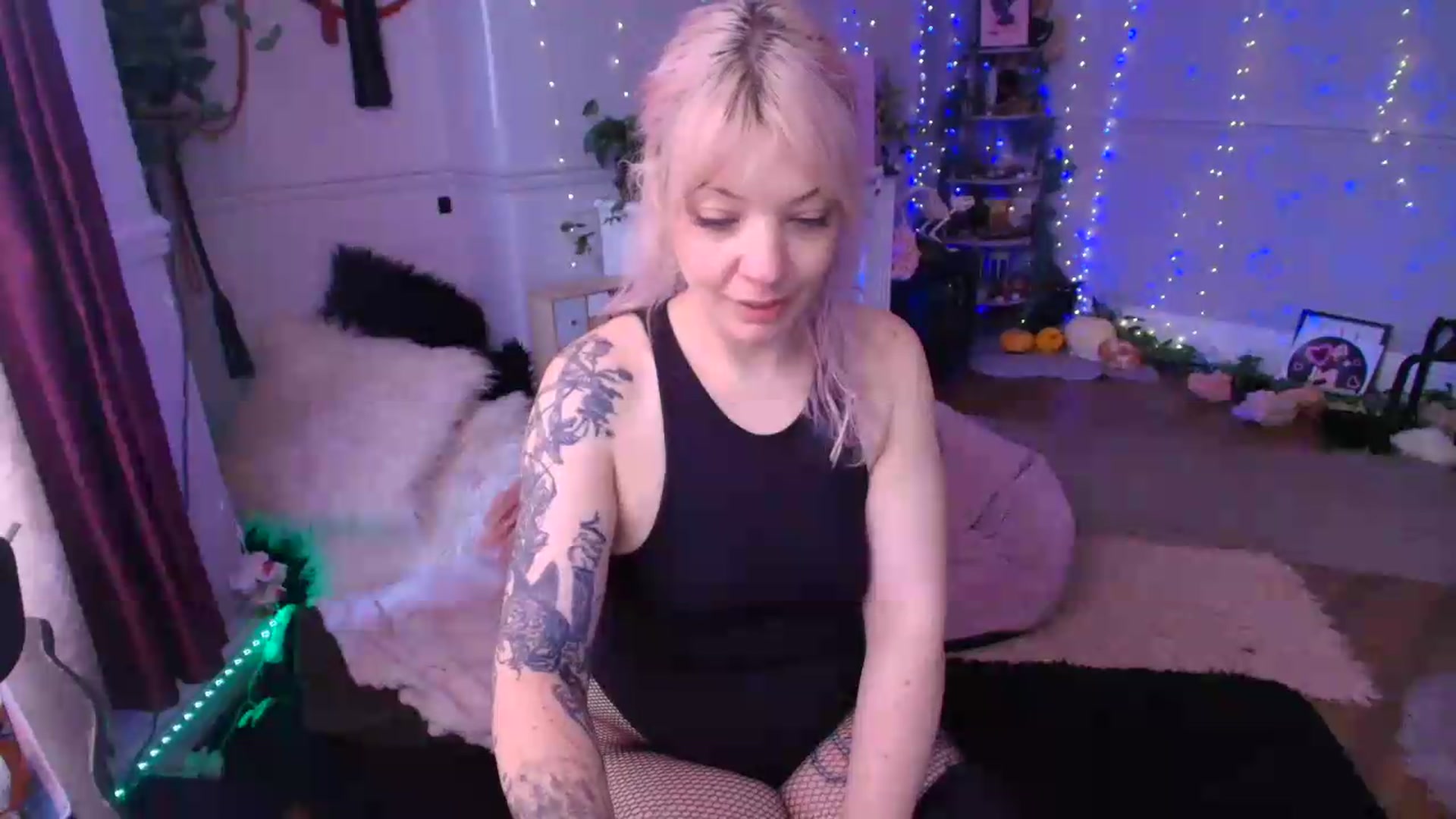 Gallery image thumbnail from LunaWolfie's myfreecams stream on, 06/05/2026, 12:51 image 11 of 20