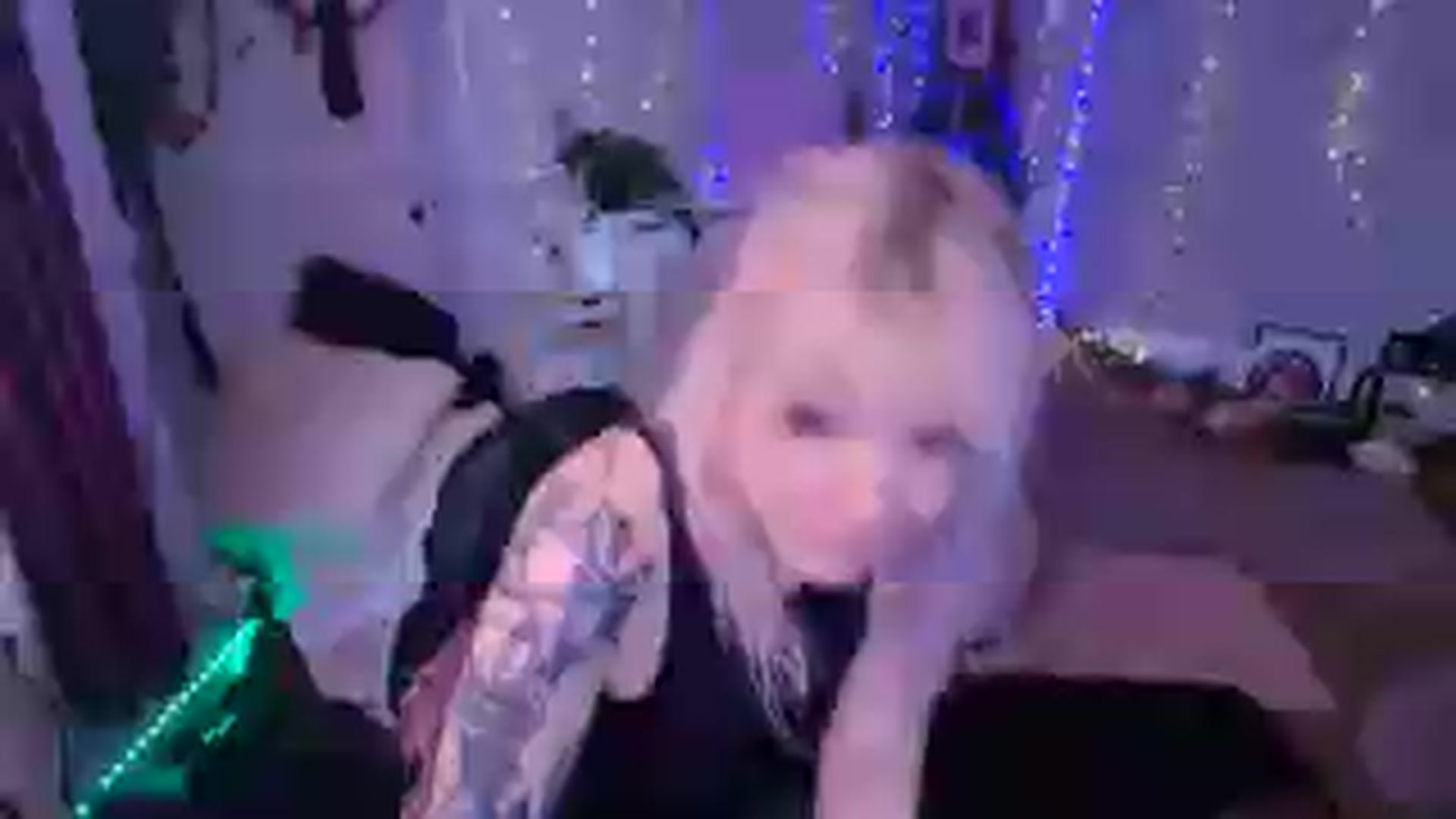 Gallery image thumbnail from LunaWolfie's myfreecams stream on, 06/05/2026, 15:51 image 19 of 20