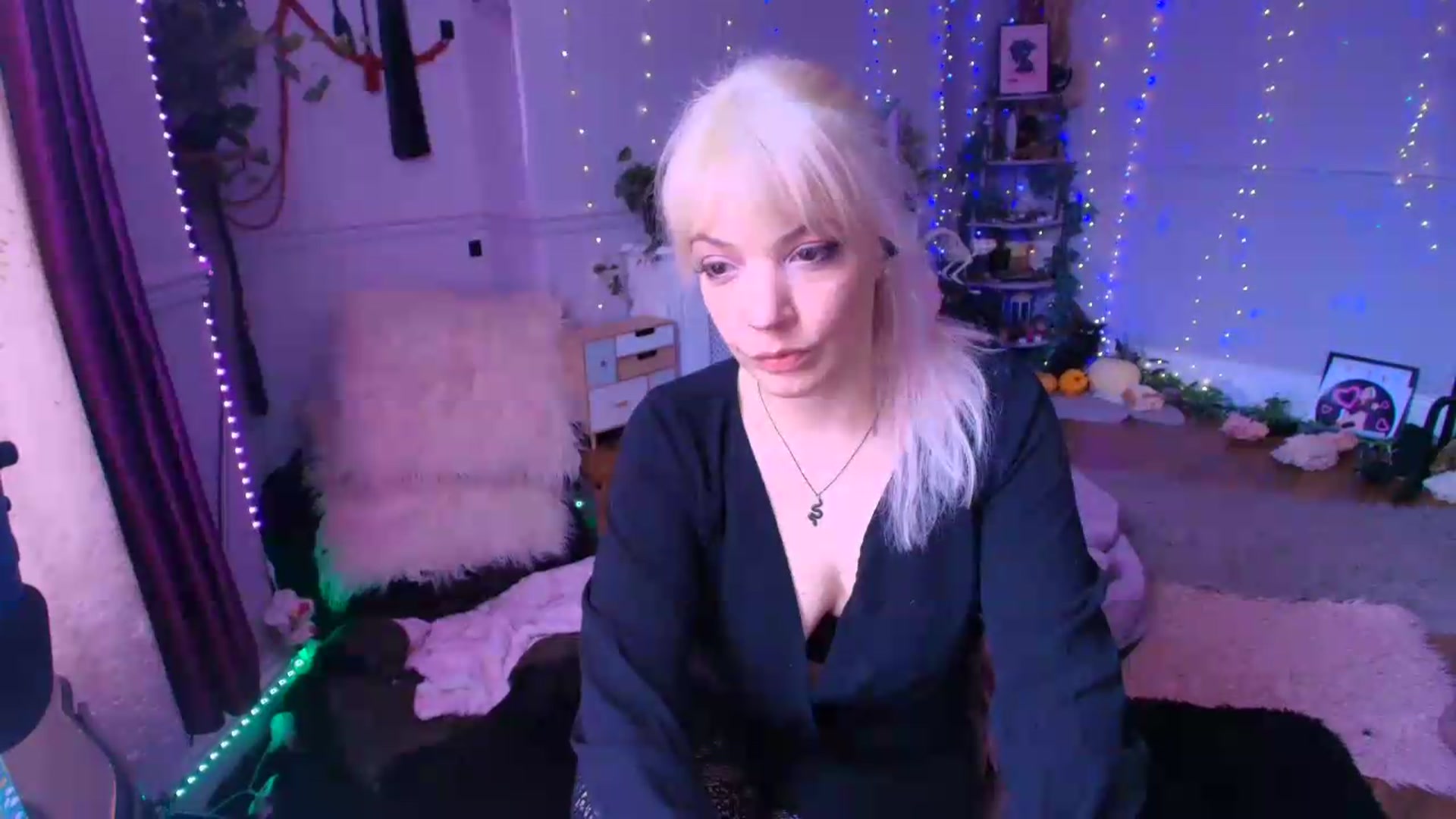 Gallery image thumbnail from LunaWolfie's myfreecams stream on, 06/11/2026, 13:07 image 17 of 20