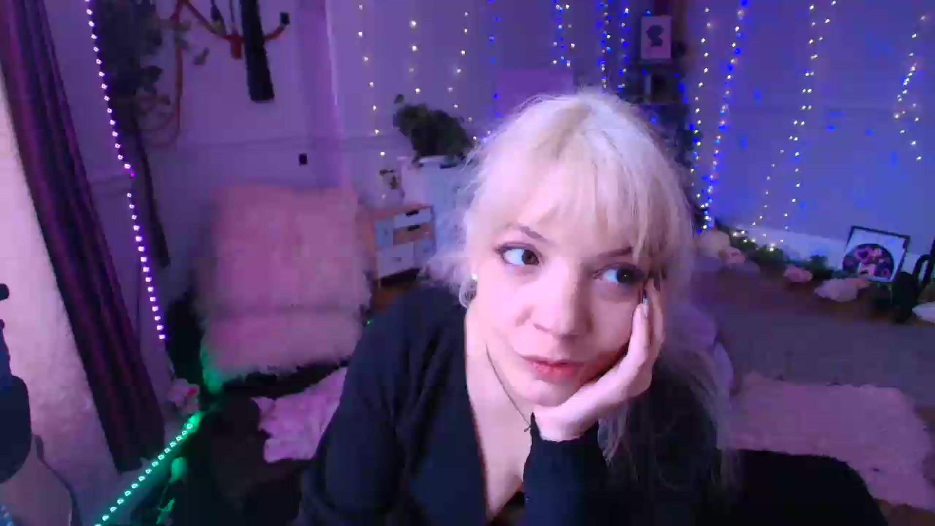 Gallery image thumbnail from LunaWolfie's myfreecams stream on, 06/11/2026, 13:07 image 1 of 20