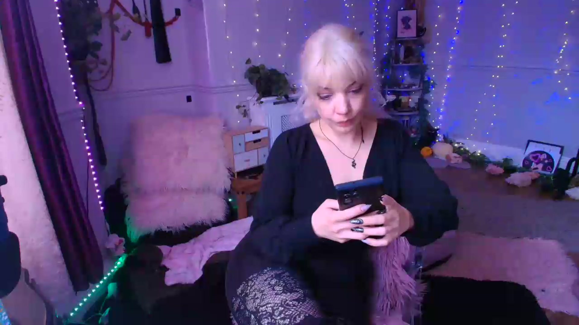 Gallery image thumbnail from LunaWolfie's myfreecams stream on, 06/11/2026, 13:07 image 13 of 20