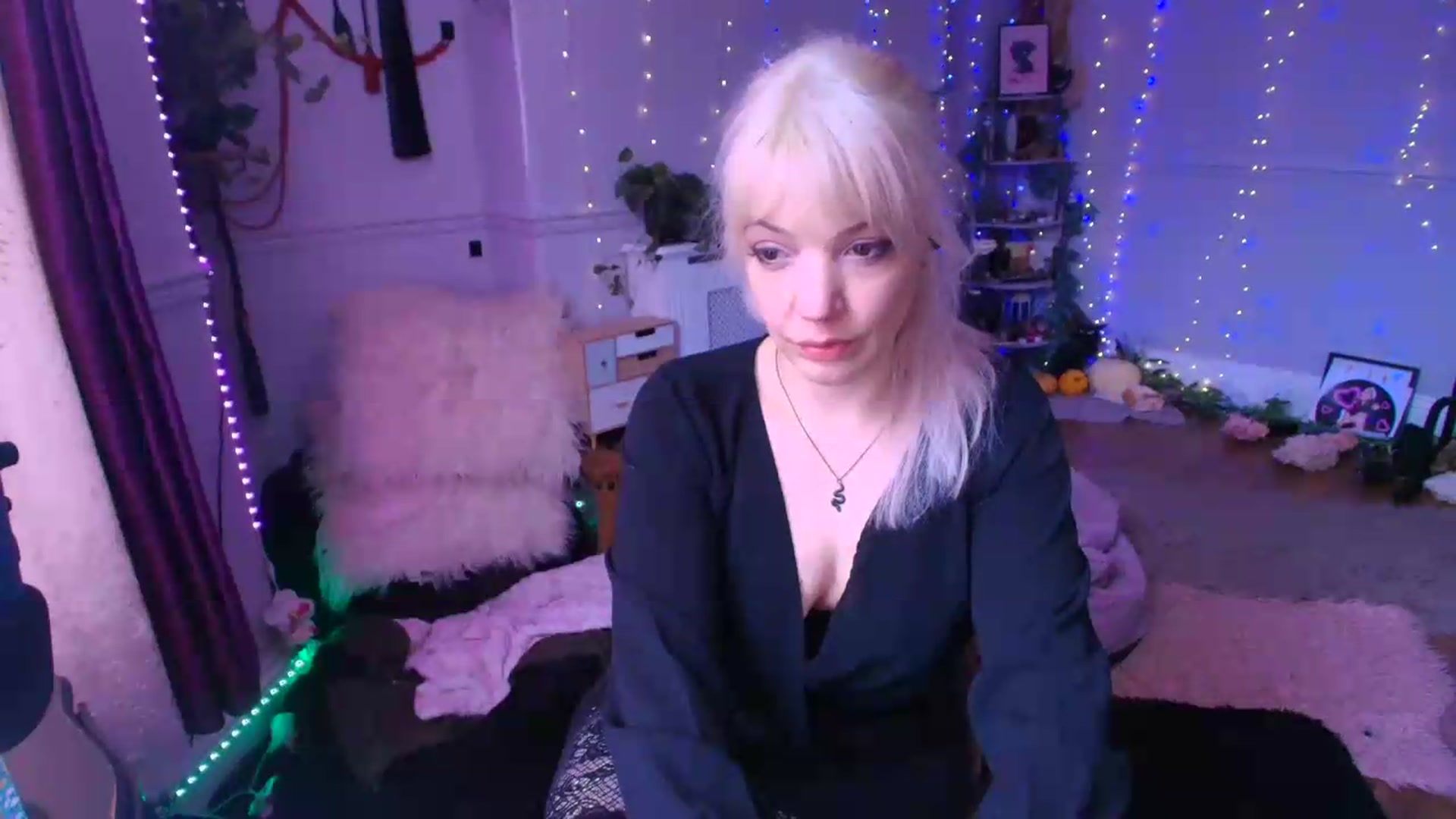 Gallery image thumbnail from LunaWolfie's myfreecams stream on, 06/11/2026, 13:07 image 20 of 20