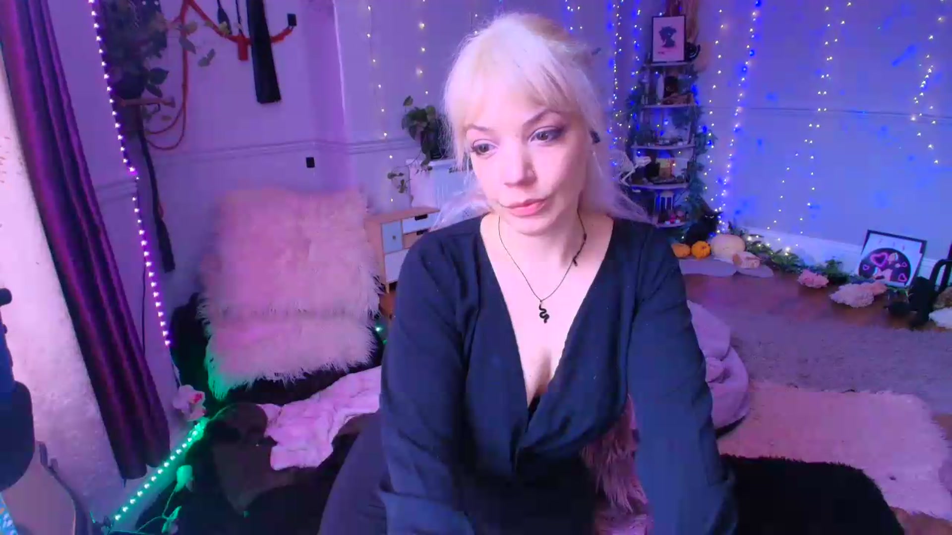 Gallery image thumbnail from LunaWolfie's myfreecams stream on, 06/11/2026, 13:07 image 11 of 20