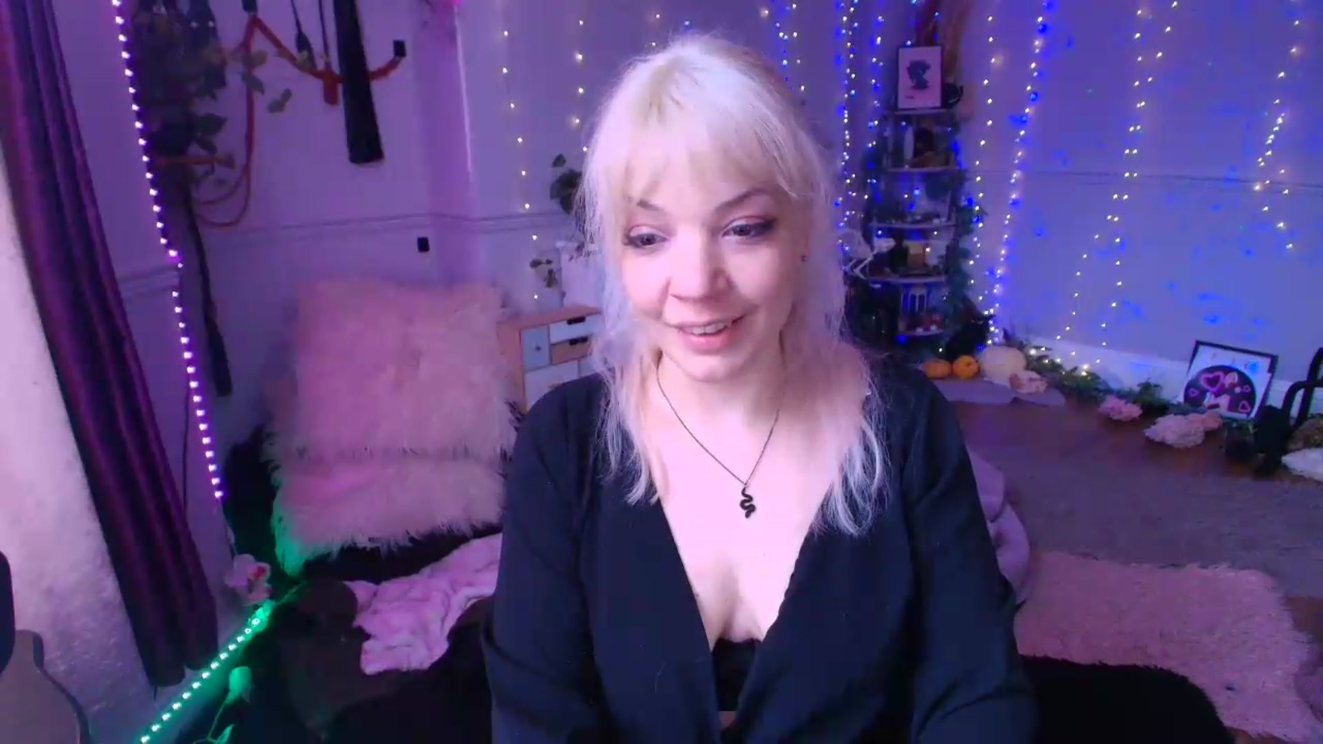 Gallery image thumbnail from LunaWolfie's myfreecams stream on, 06/11/2026, 14:38 image 8 of 20