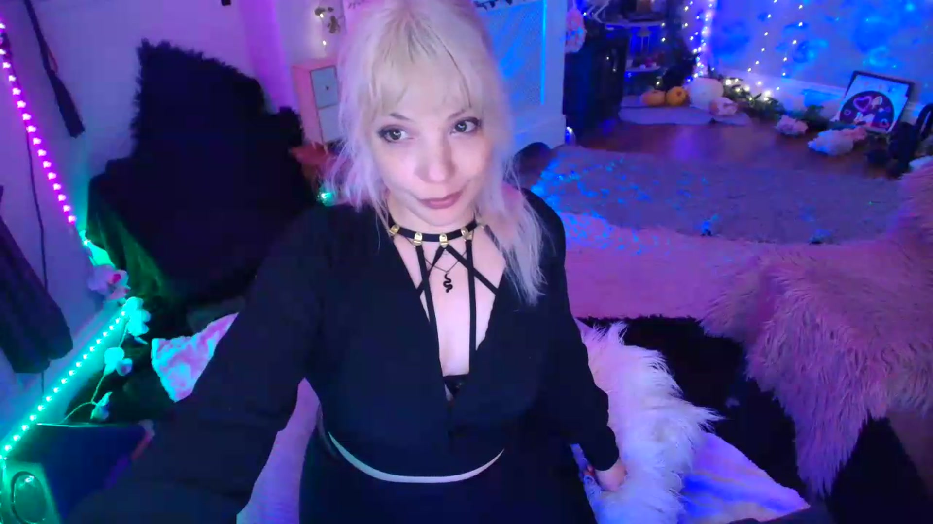 Gallery image thumbnail from LunaWolfie's myfreecams stream on, 06/11/2026, 20:56 image 8 of 20