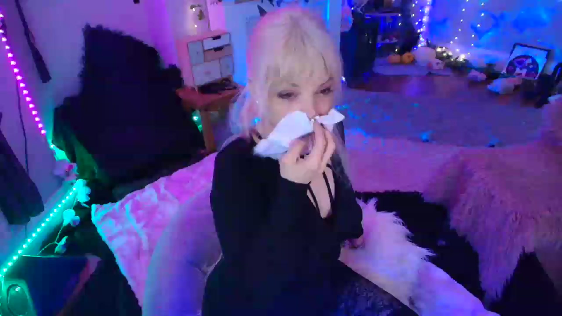 Gallery image thumbnail from LunaWolfie's myfreecams stream on, 06/11/2026, 20:56 image 13 of 20