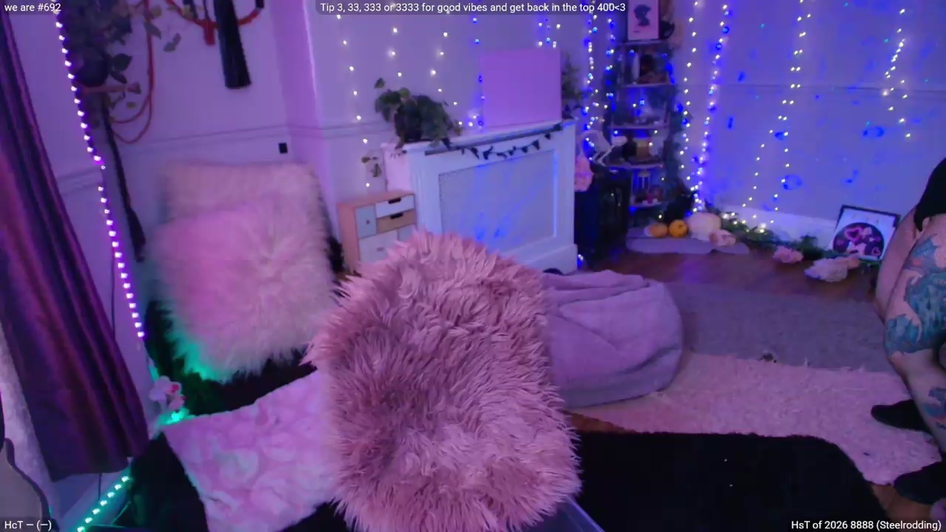 Gallery image thumbnail from LunaWolfie's myfreecams stream on, 06/12/2026, 13:22 image 4 of 20