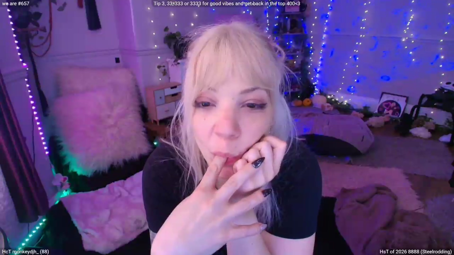Gallery image thumbnail from LunaWolfie's myfreecams stream on, 06/12/2026, 16:59 image 6 of 20