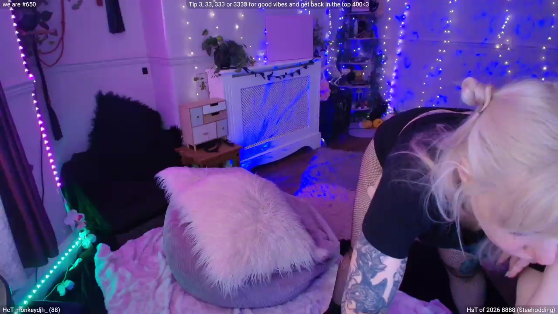 Gallery image thumbnail from LunaWolfie's myfreecams stream on, 06/12/2026, 18:12 image 1 of 20
