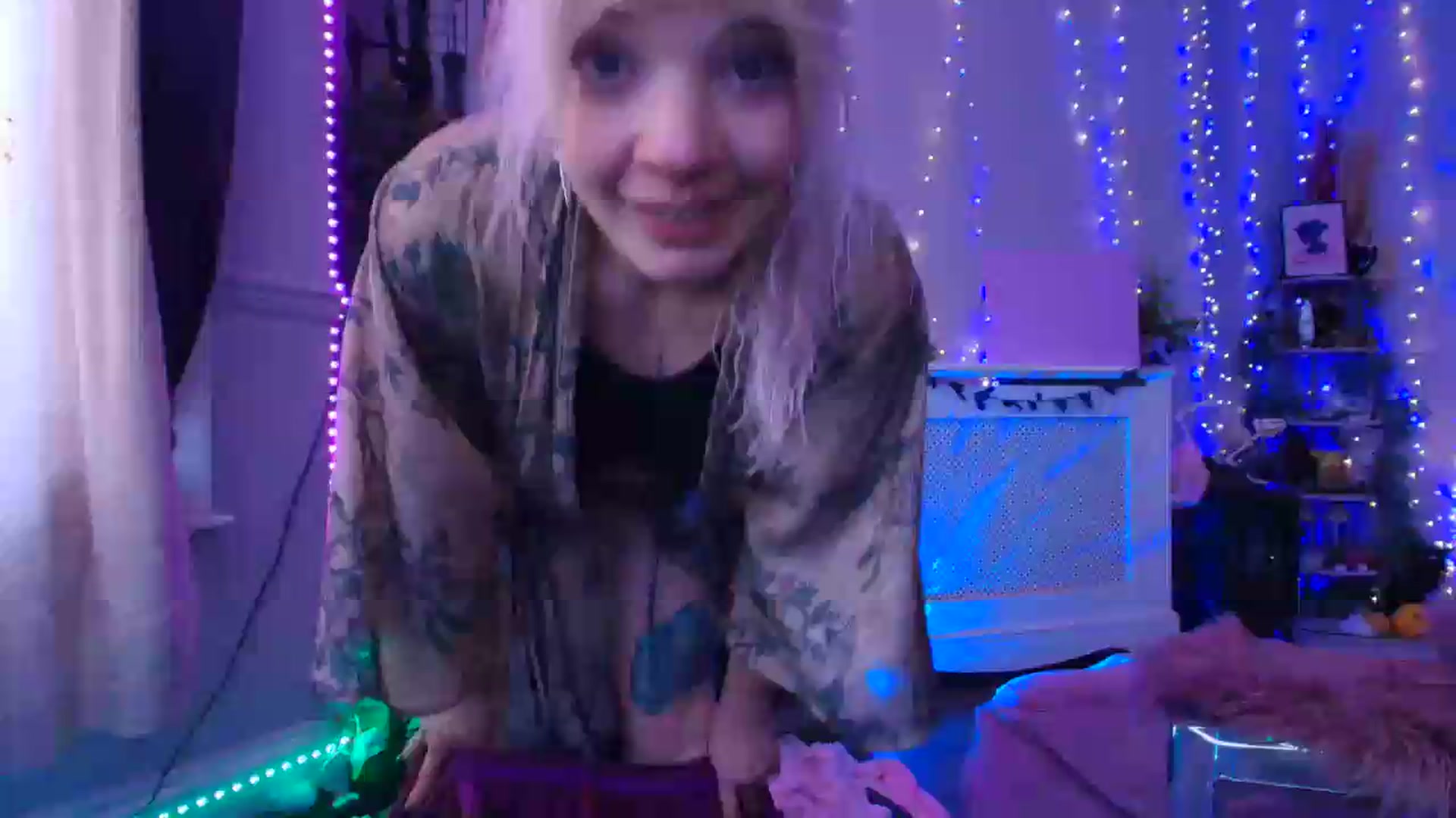 Gallery image thumbnail from LunaWolfie's myfreecams stream on, 06/15/2026, 17:35 image 10 of 20