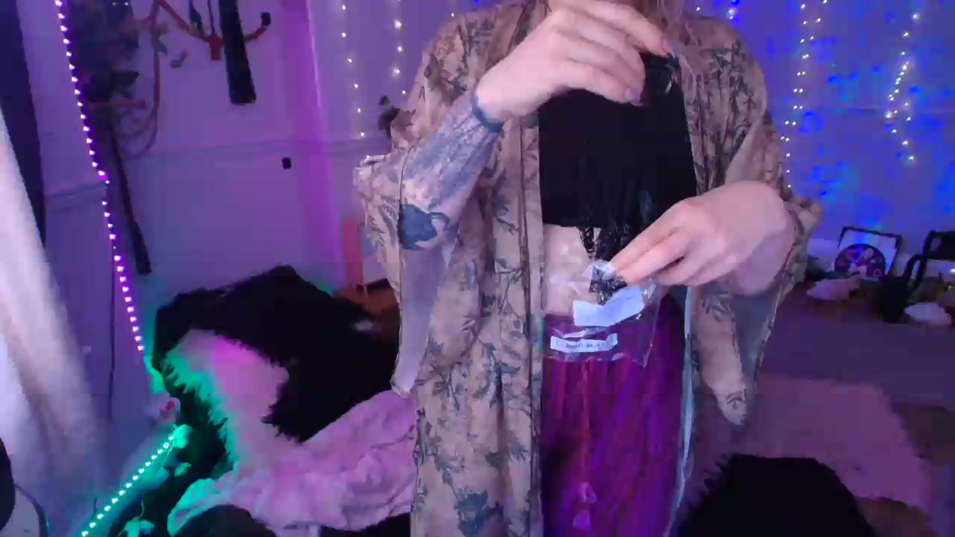 Gallery image thumbnail from LunaWolfie's myfreecams stream on, 06/15/2026, 17:35 image 20 of 20