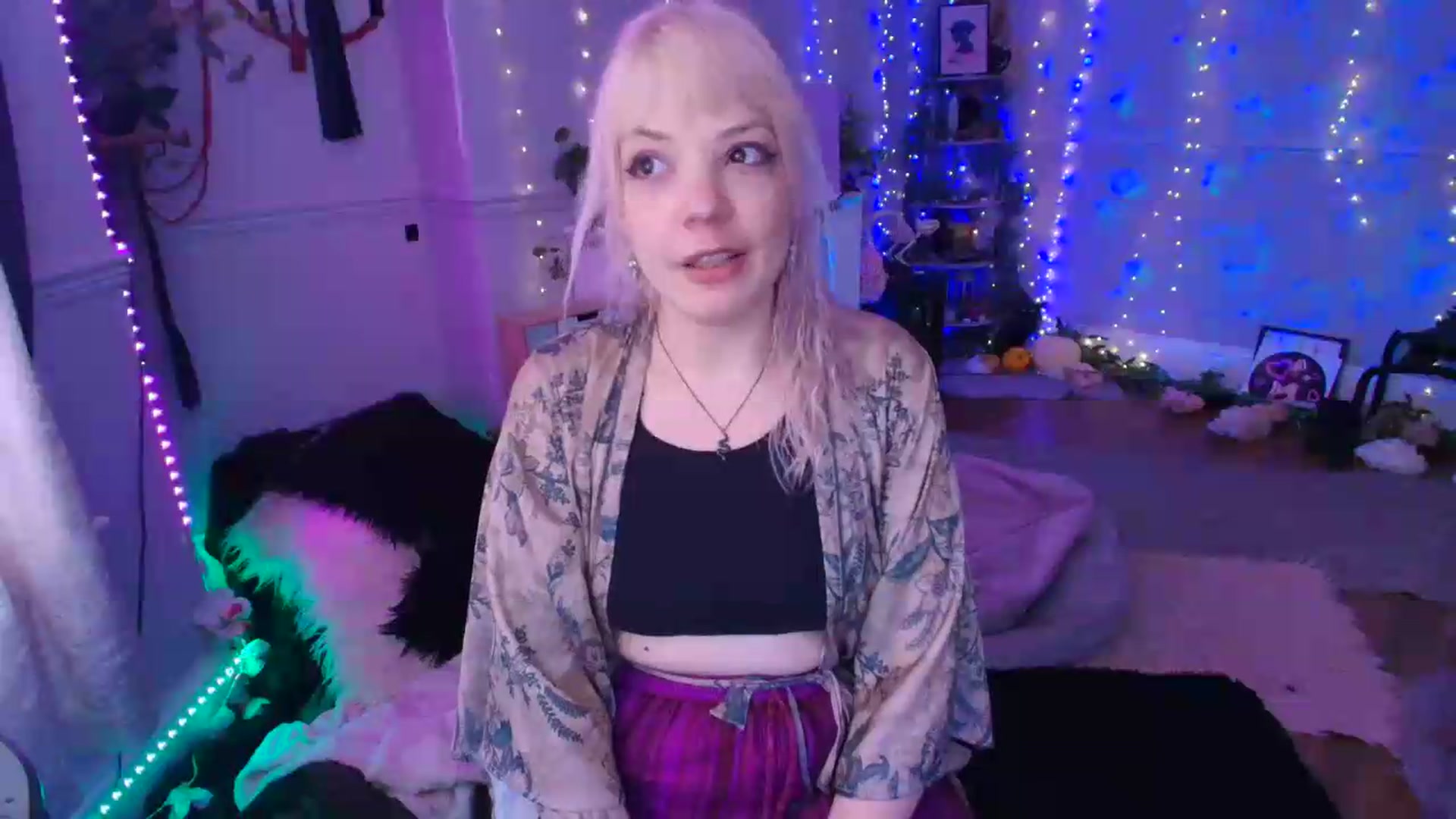 Gallery image thumbnail from LunaWolfie's myfreecams stream on, 06/15/2026, 17:35 image 11 of 20