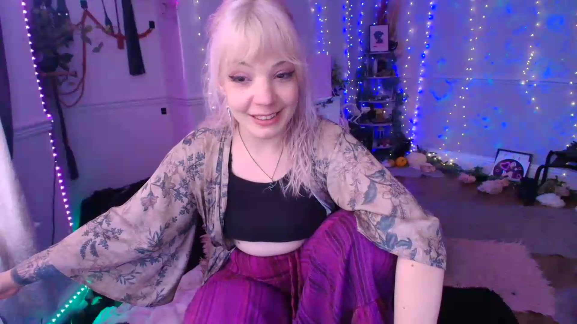 Gallery image thumbnail from LunaWolfie's myfreecams stream on, 06/15/2026, 17:35 image 4 of 20