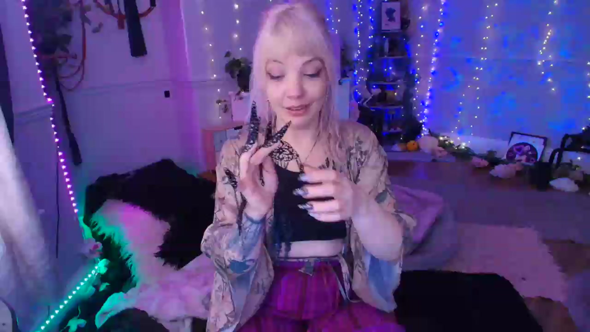 Gallery image thumbnail from LunaWolfie's myfreecams stream on, 06/15/2026, 17:35 image 15 of 20