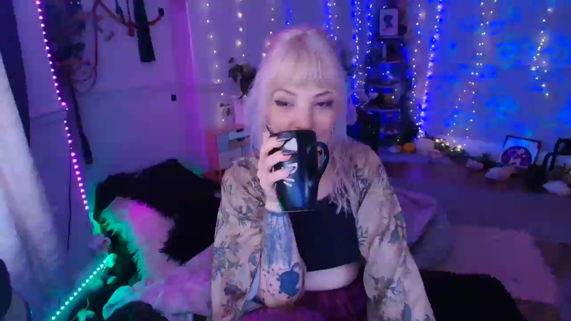 Gallery image thumbnail from LunaWolfie's myfreecams stream on, 06/15/2026, 18:24 image 7 of 20