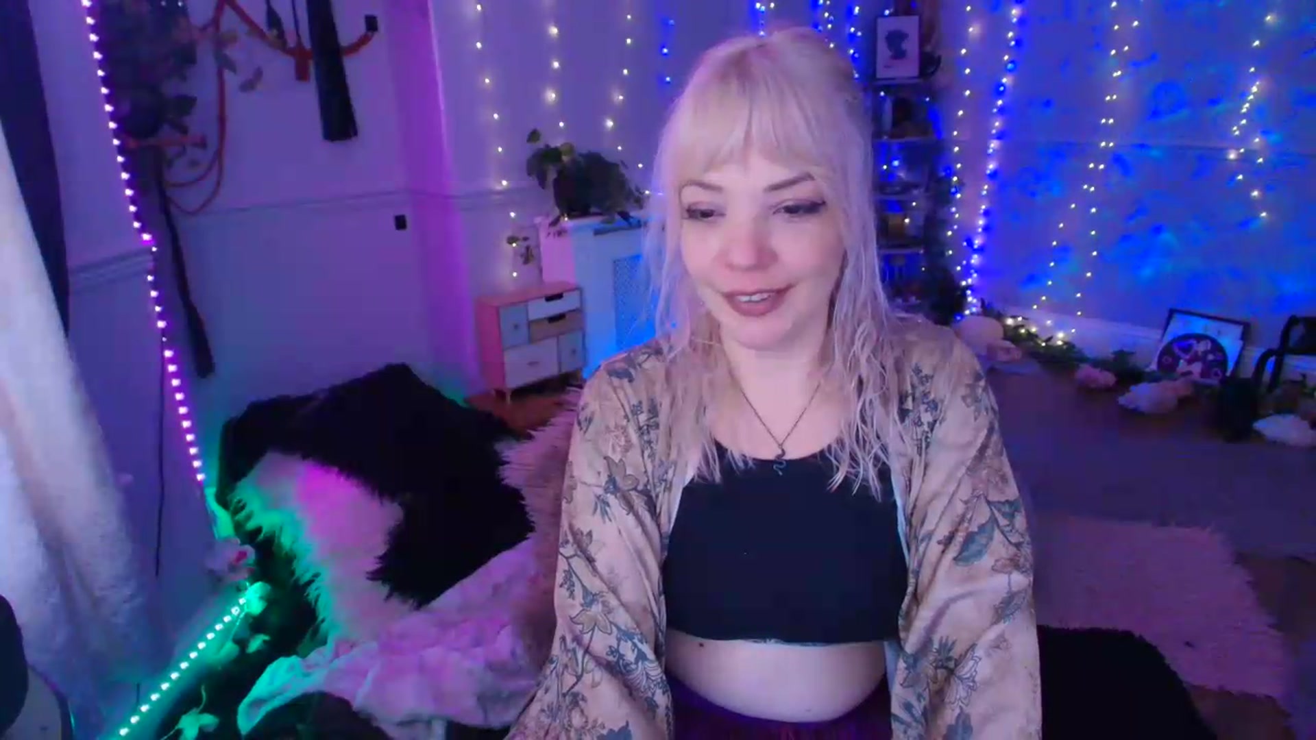 Gallery image thumbnail from LunaWolfie's myfreecams stream on, 06/15/2026, 18:24 image 17 of 20