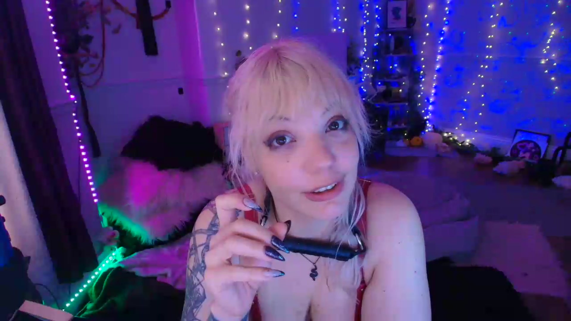 Gallery image thumbnail from LunaWolfie's myfreecams stream on, 06/16/2026, 17:49 image 14 of 20