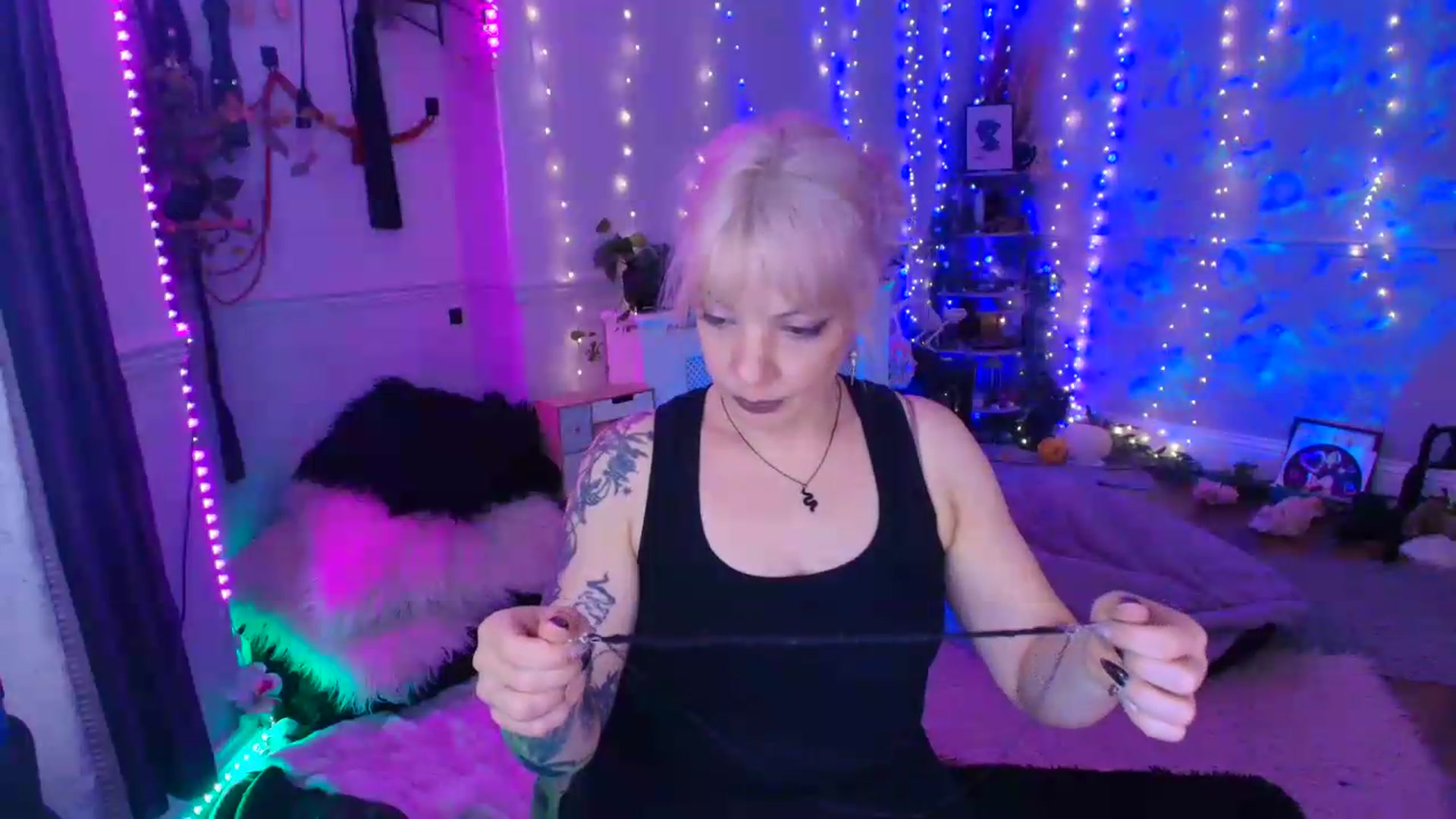 Gallery image thumbnail from LunaWolfie's myfreecams stream on, 06/18/2026, 20:31 image 17 of 20