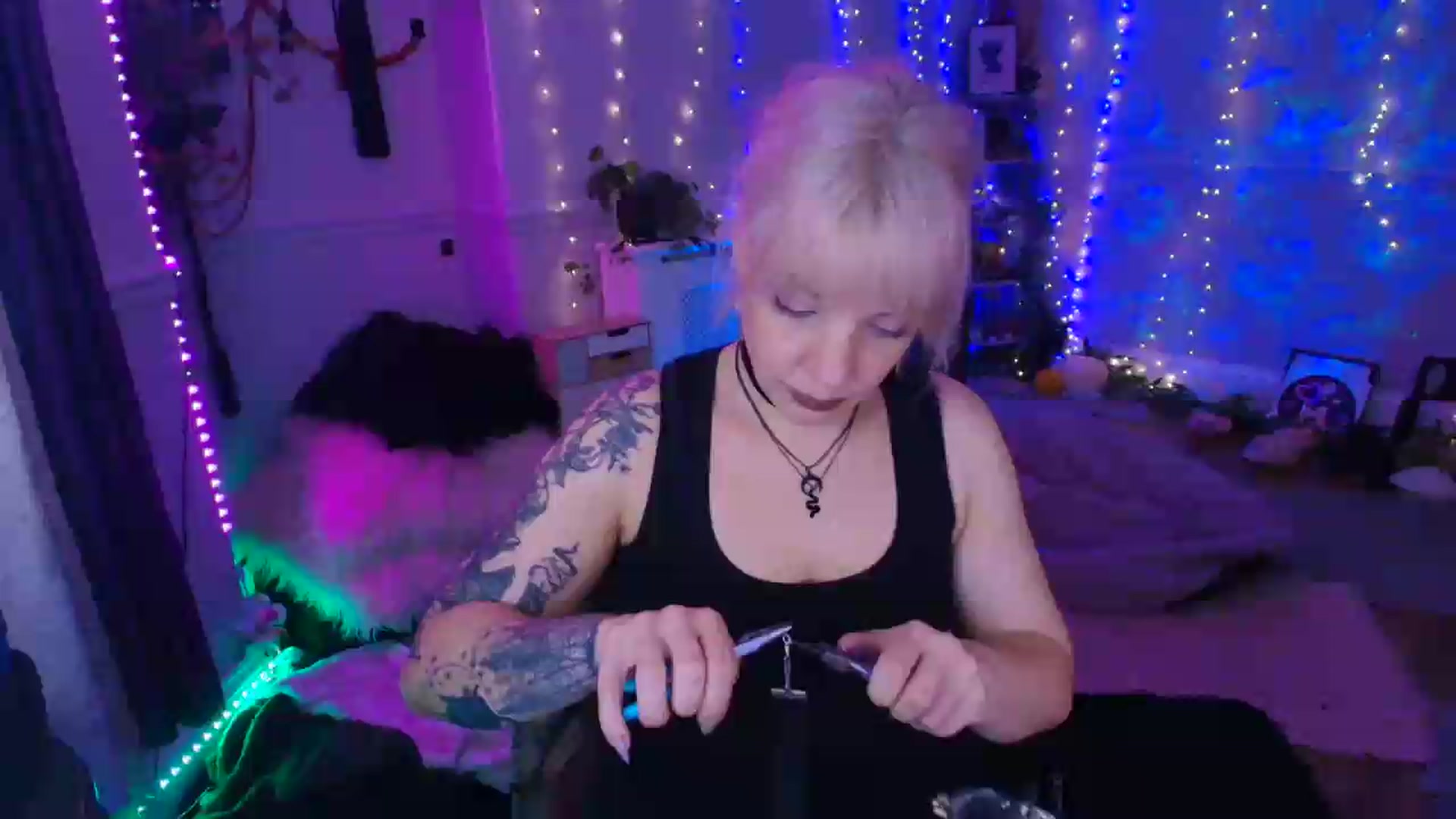 Gallery image thumbnail from LunaWolfie's myfreecams stream on, 06/18/2026, 20:31 image 11 of 20