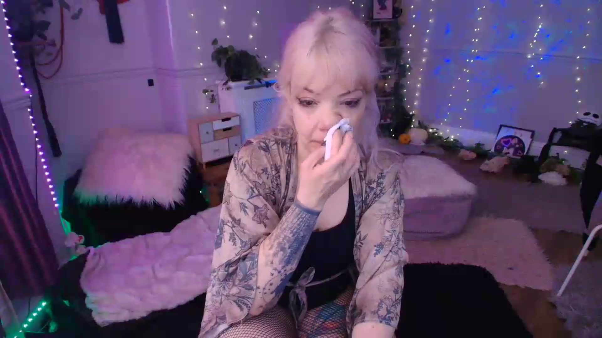 Gallery image thumbnail from LunaWolfie's myfreecams stream on, 06/19/2026, 11:03 image 5 of 20