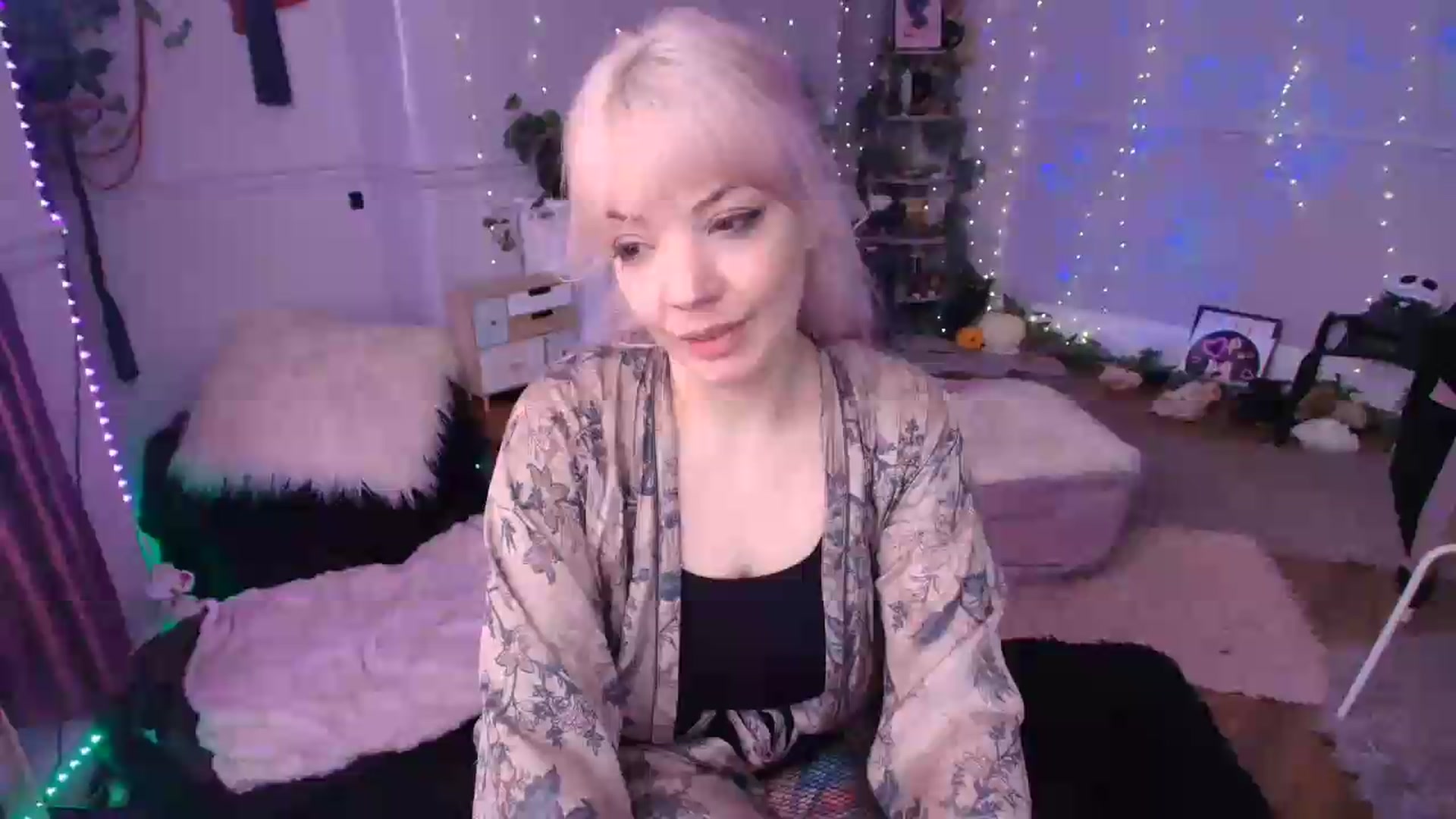Gallery image thumbnail from LunaWolfie's myfreecams stream on, 06/19/2026, 13:04 image 1 of 20