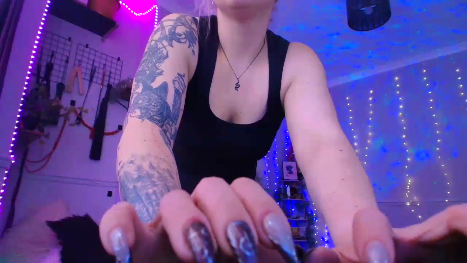 Gallery image thumbnail from LunaWolfie's myfreecams stream on, 06/20/2026, 18:04 image 10 of 20