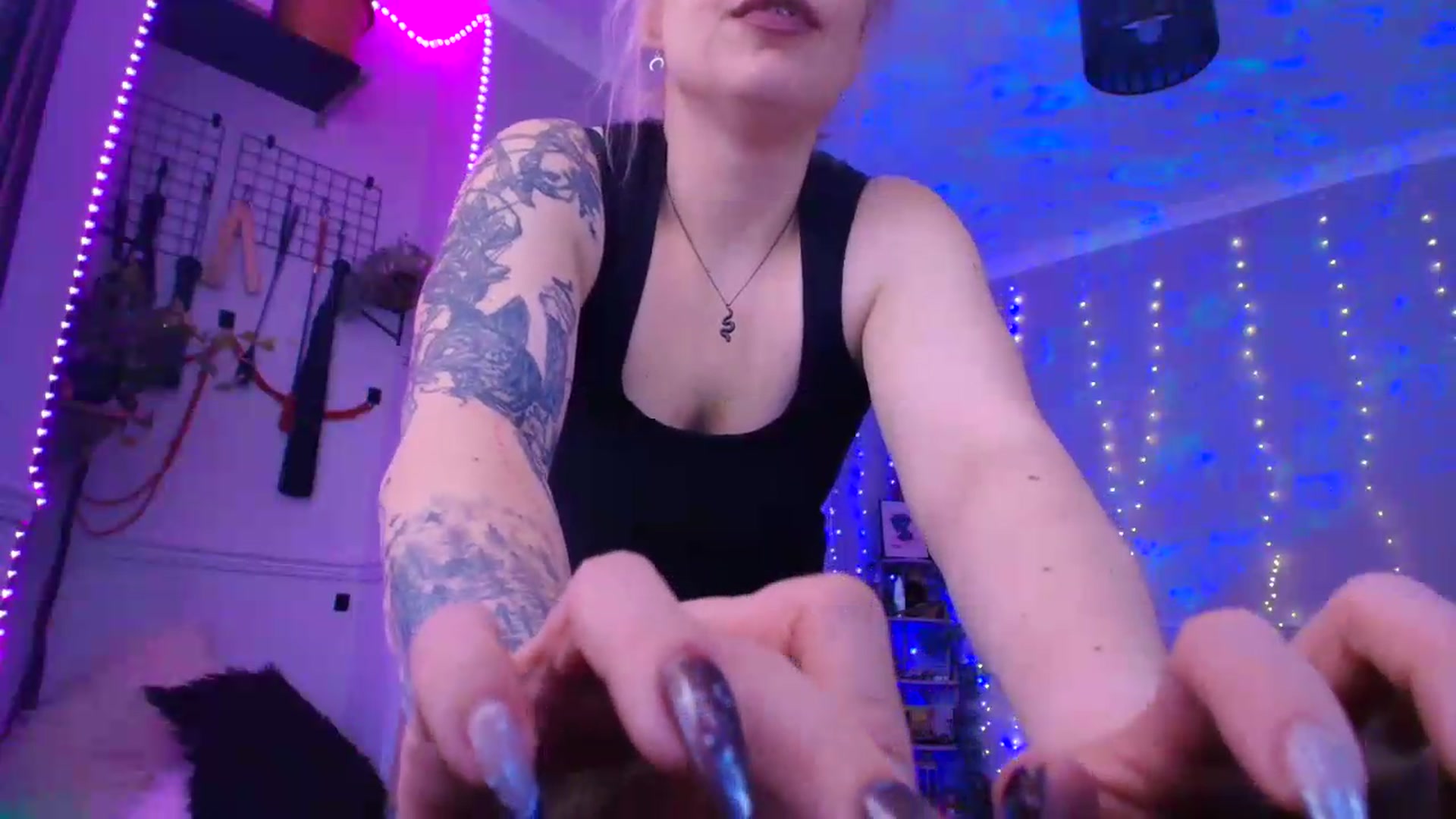 Gallery image thumbnail from LunaWolfie's myfreecams stream on, 06/20/2026, 18:04 image 14 of 20