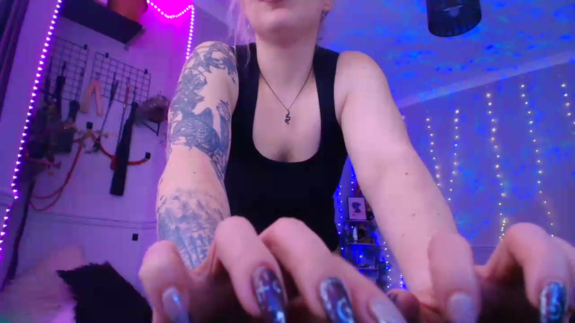 Gallery image thumbnail from LunaWolfie's myfreecams stream on, 06/20/2026, 18:04 image 13 of 20