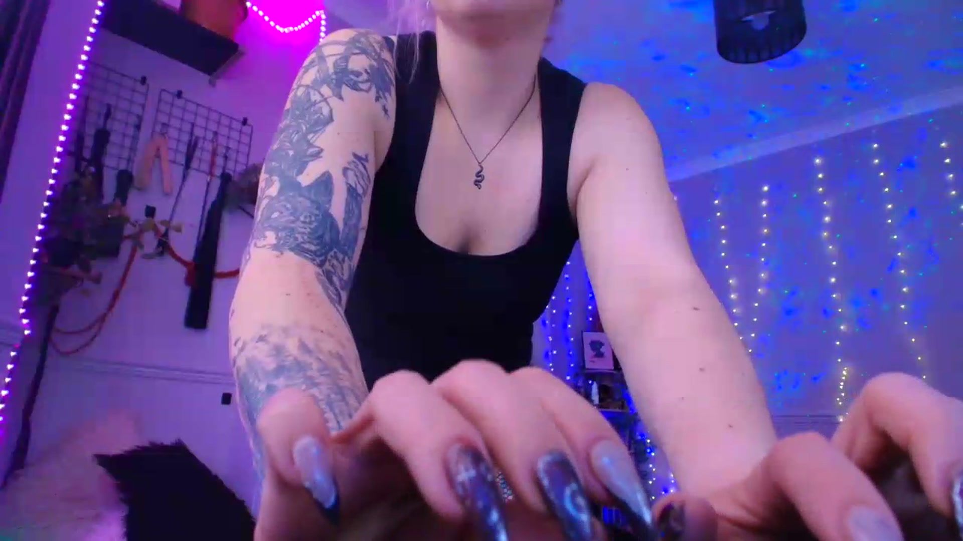 Gallery image thumbnail from LunaWolfie's myfreecams stream on, 06/20/2026, 18:04 image 11 of 20