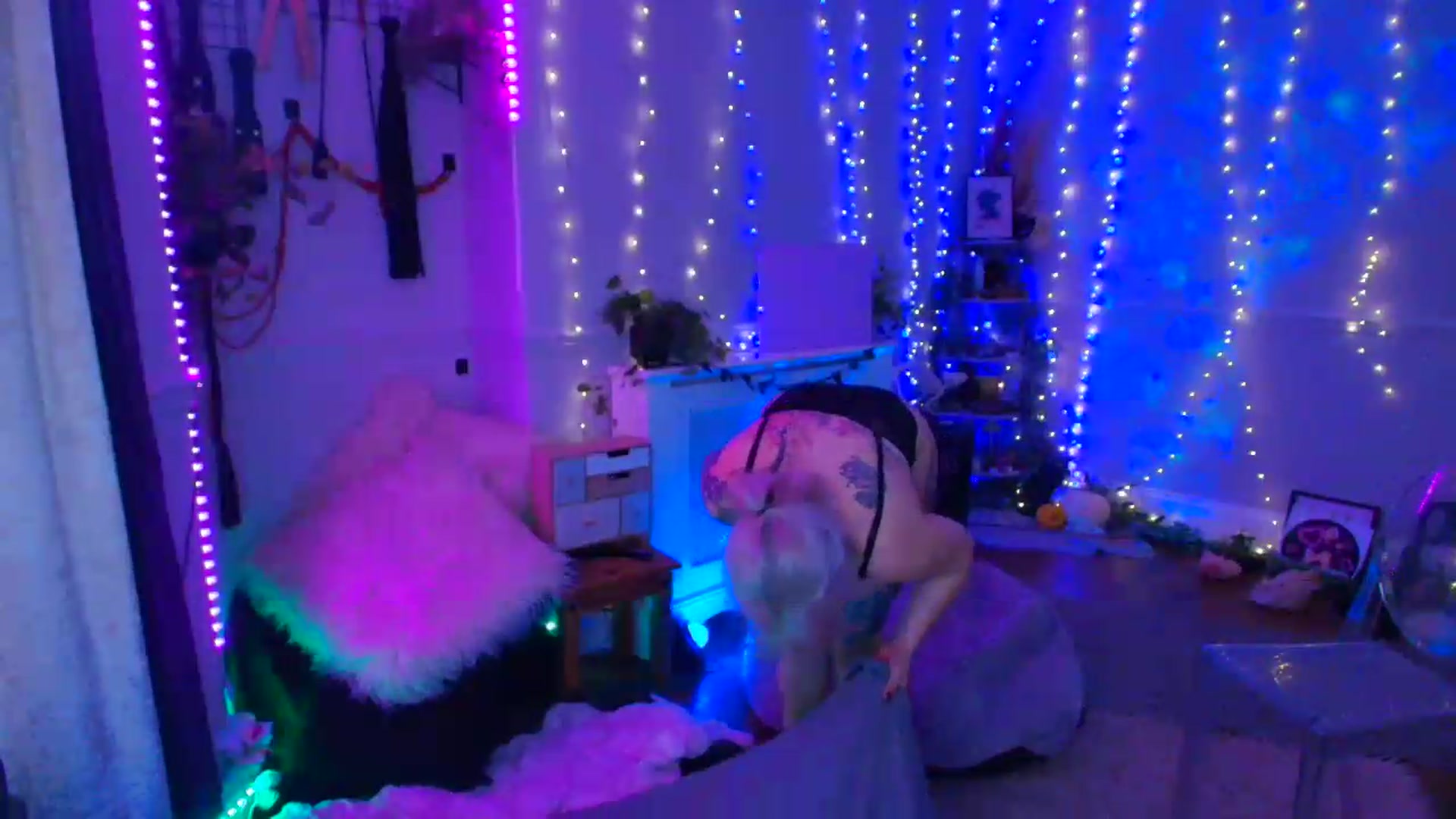 Gallery image thumbnail from LunaWolfie's myfreecams stream on, 06/22/2026, 20:30 image 14 of 20